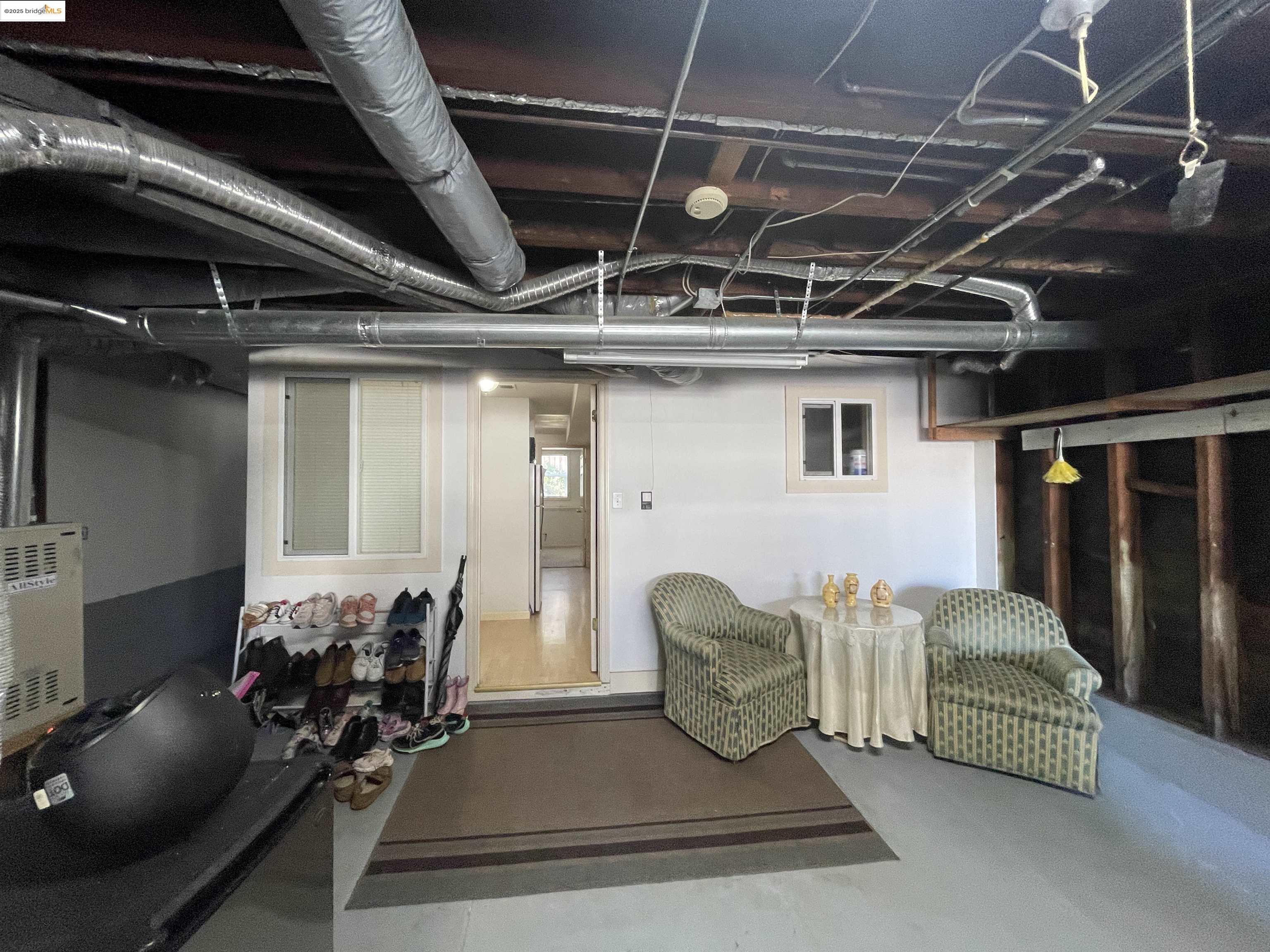Detail Gallery Image 4 of 10 For 250 Silver Ave, San Francisco,  CA 94112 - 2 Beds | 1 Baths
