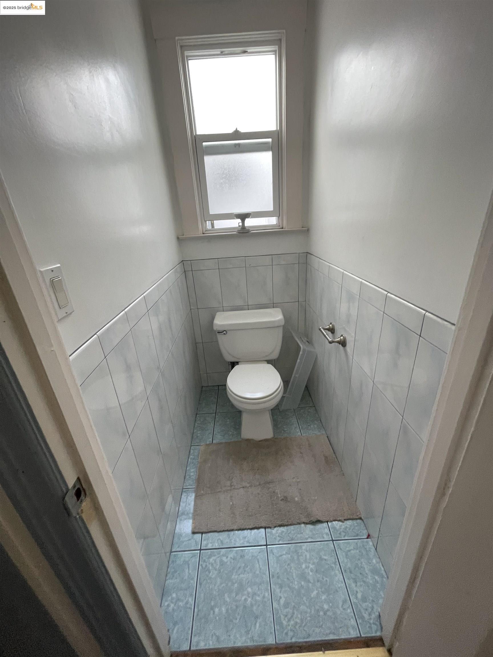 Detail Gallery Image 8 of 10 For 250 Silver Ave, San Francisco,  CA 94112 - 2 Beds | 1 Baths