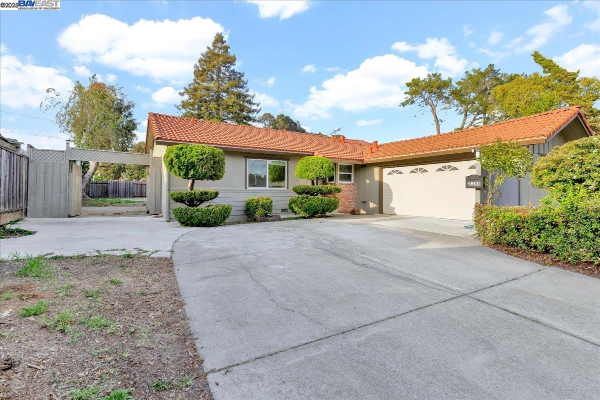 Detail Gallery Image 1 of 1 For 3455 Fleetwood Dr, El Sobrante,  CA 94803 - 3 Beds | 2 Baths