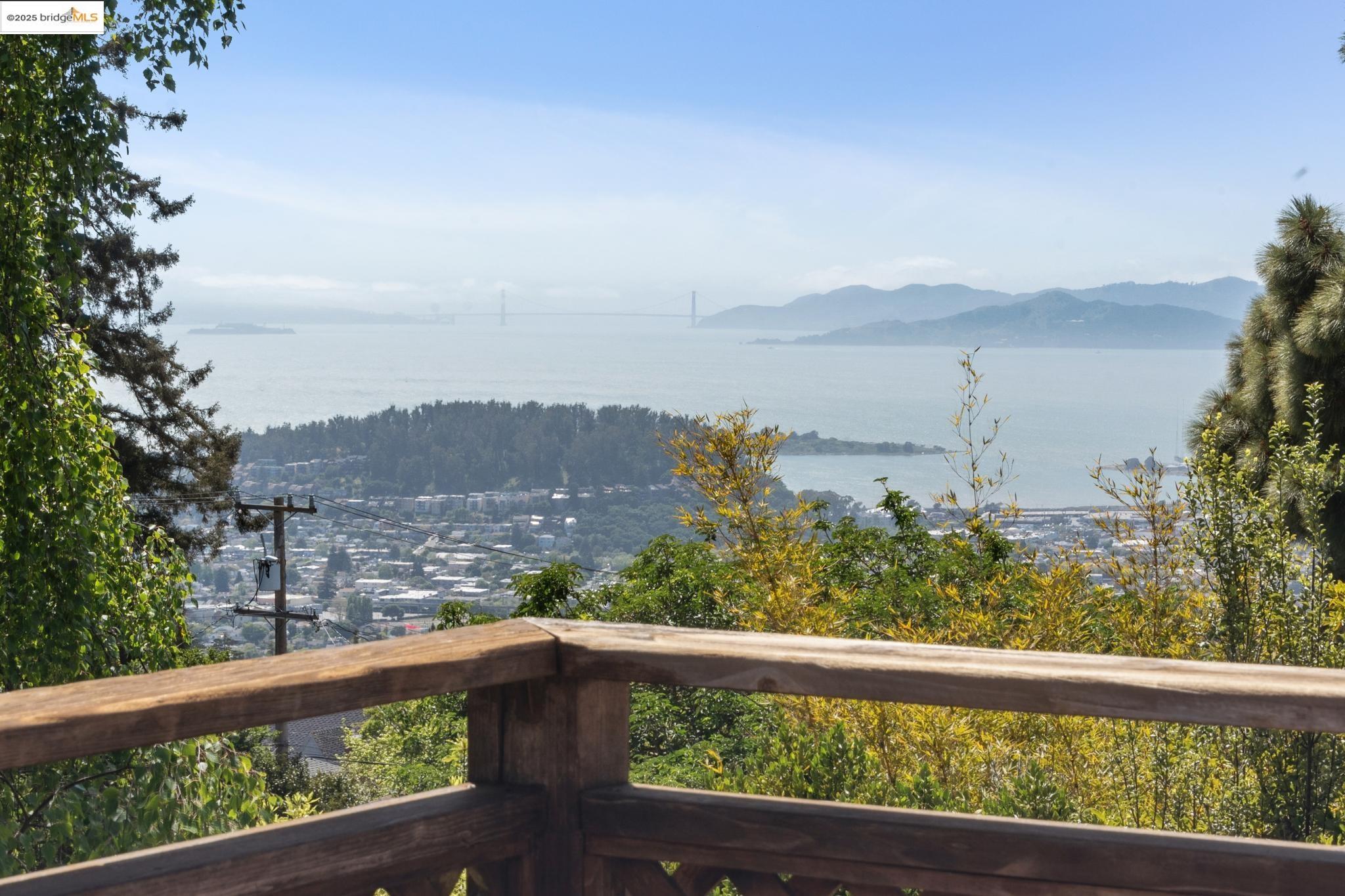 Detail Gallery Image 16 of 52 For 260 Willamette Ave, Kensington,  CA 94708 - 4 Beds | 2 Baths
