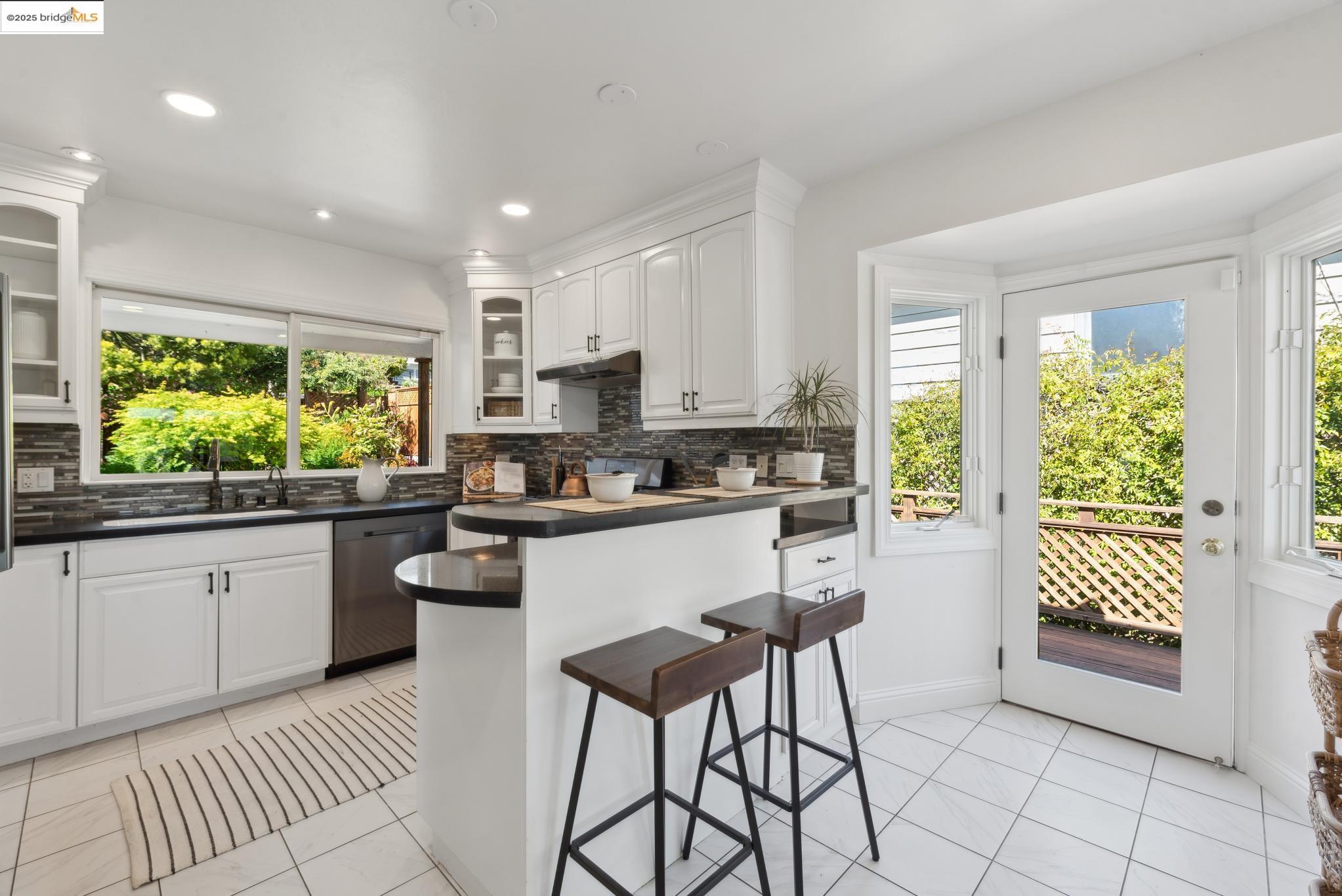 Detail Gallery Image 20 of 52 For 260 Willamette Ave, Kensington,  CA 94708 - 4 Beds | 2 Baths