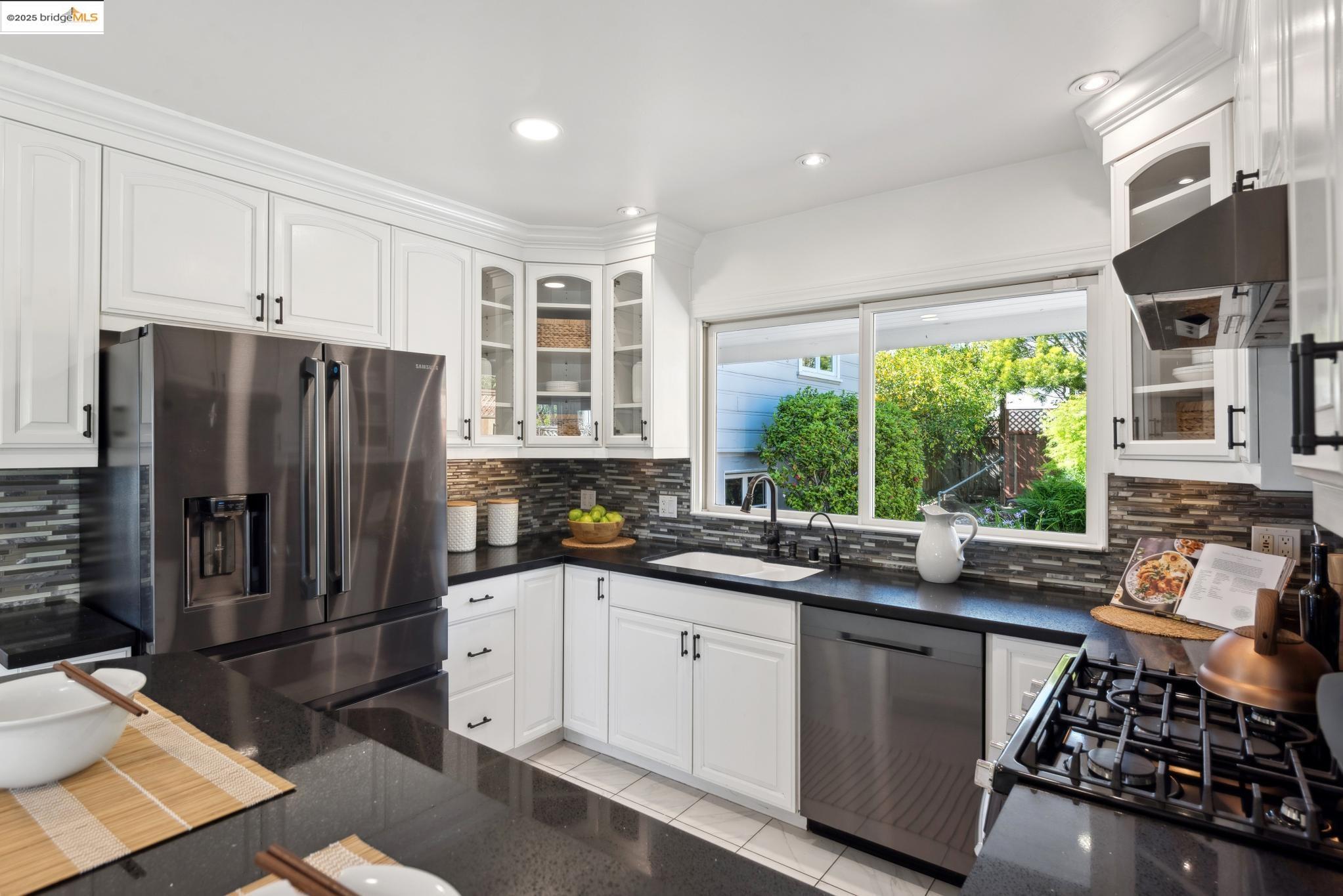 Detail Gallery Image 23 of 52 For 260 Willamette Ave, Kensington,  CA 94708 - 4 Beds | 2 Baths
