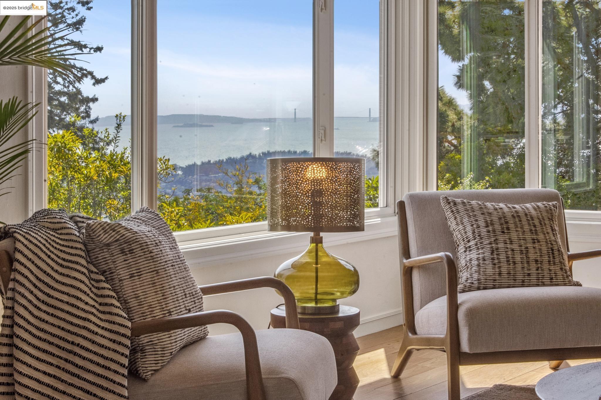 Detail Gallery Image 8 of 52 For 260 Willamette Ave, Kensington,  CA 94708 - 4 Beds | 2 Baths