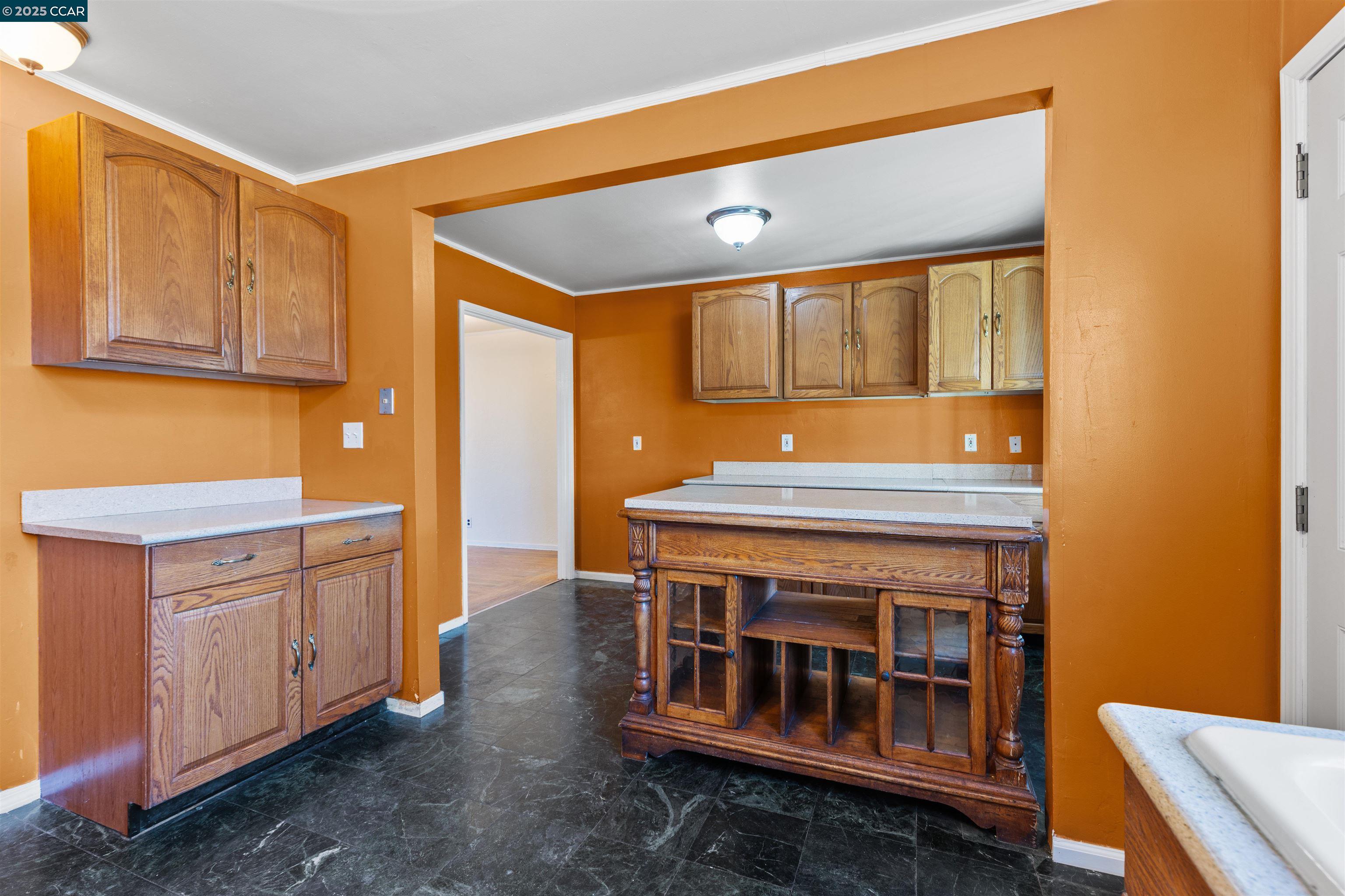 Detail Gallery Image 11 of 46 For 2522 Mcbryde Ave, Richmond,  CA 94804 - 4 Beds | 1 Baths