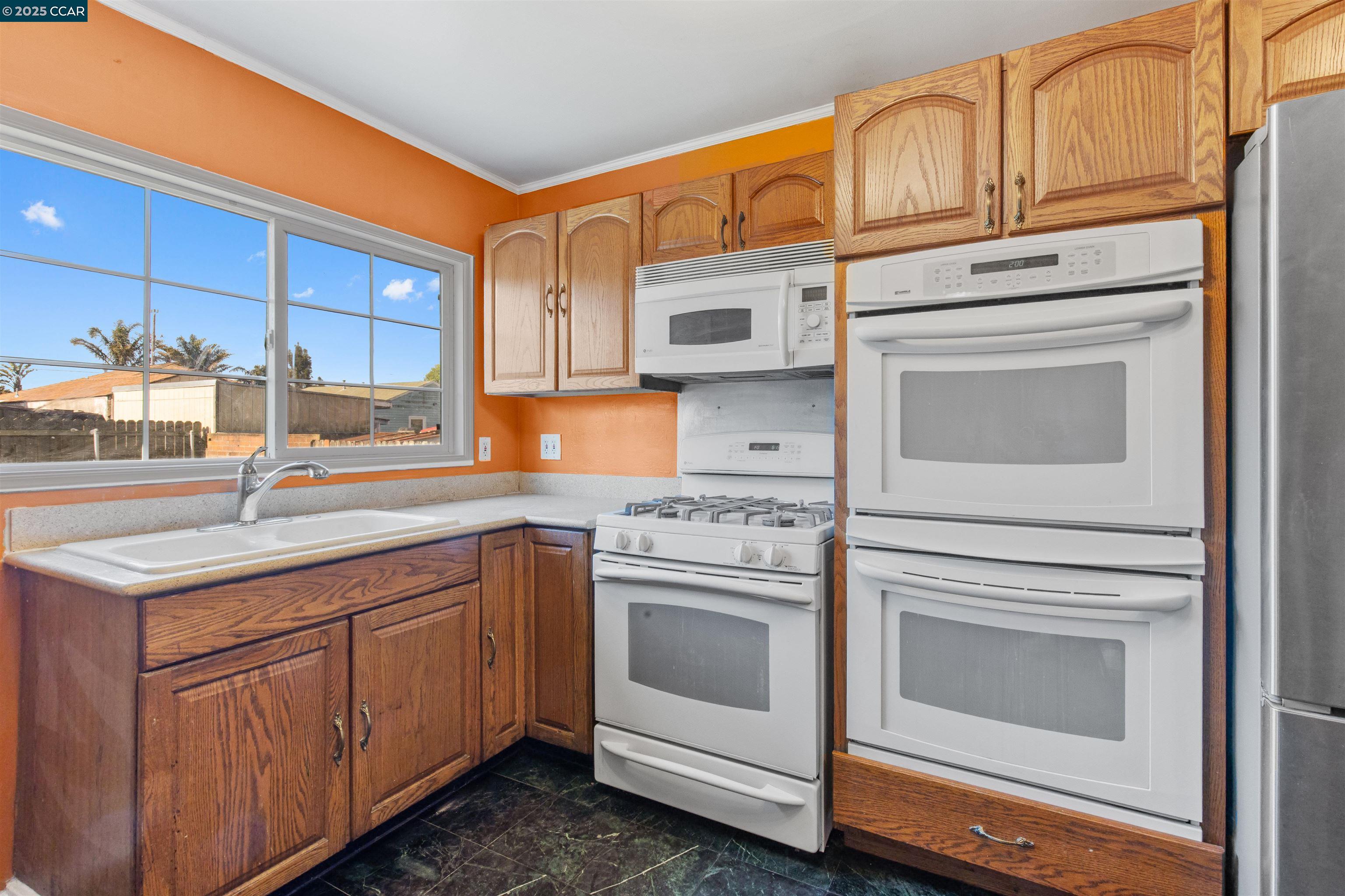 Detail Gallery Image 14 of 46 For 2522 Mcbryde Ave, Richmond,  CA 94804 - 4 Beds | 1 Baths