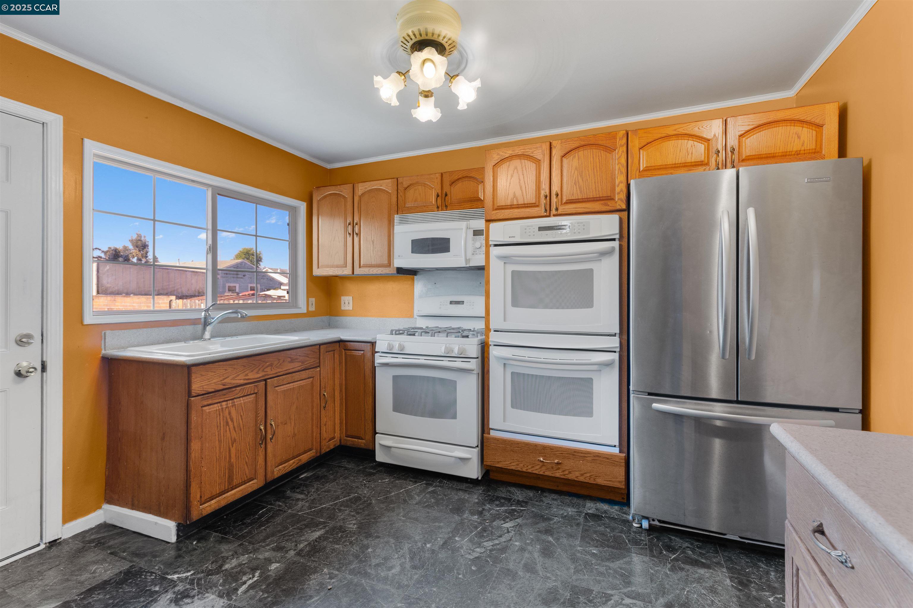 Detail Gallery Image 10 of 46 For 2522 Mcbryde Ave, Richmond,  CA 94804 - 4 Beds | 1 Baths