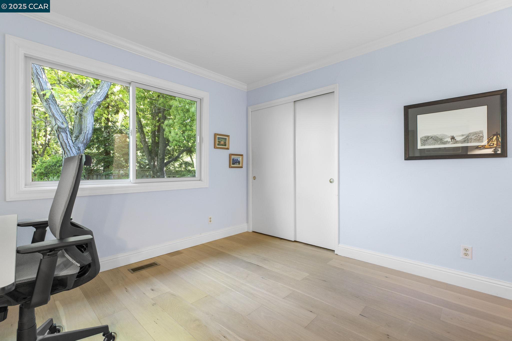 property-img