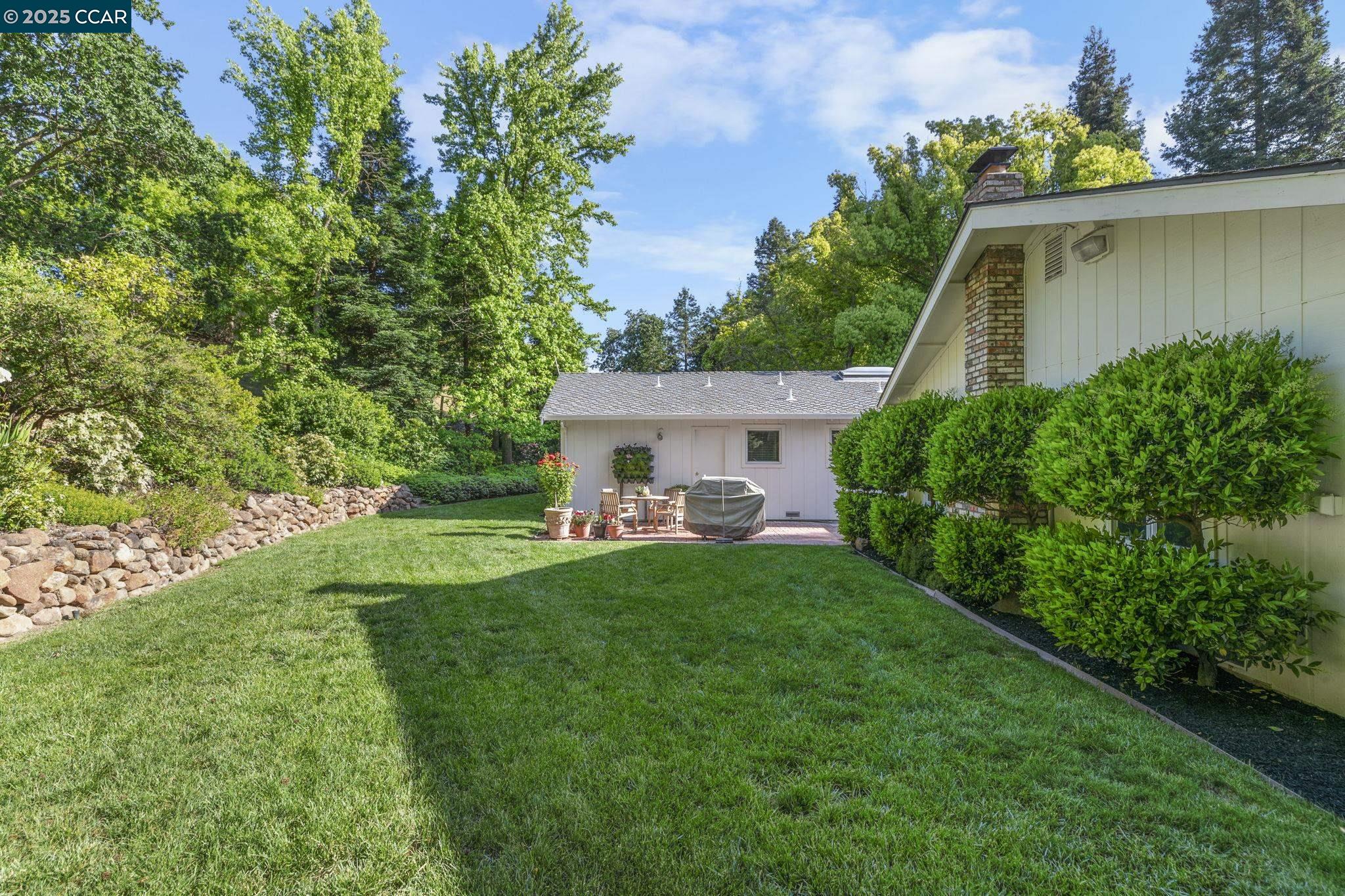 property-img