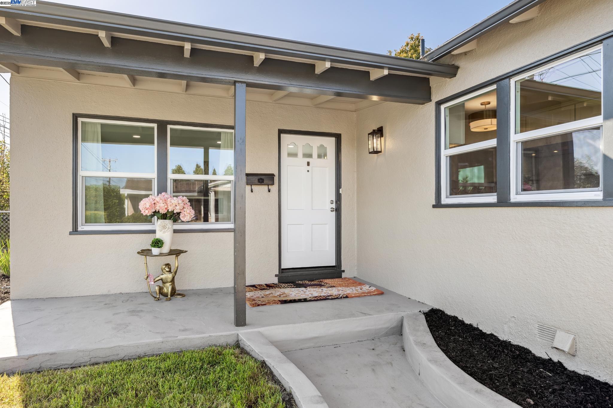 37107 Holly St, Fremont, California 94536, 4 Bedrooms Bedrooms, 12 Rooms Rooms,3 BathroomsBathrooms,Residential,For Sale,37107 Holly St,41095532