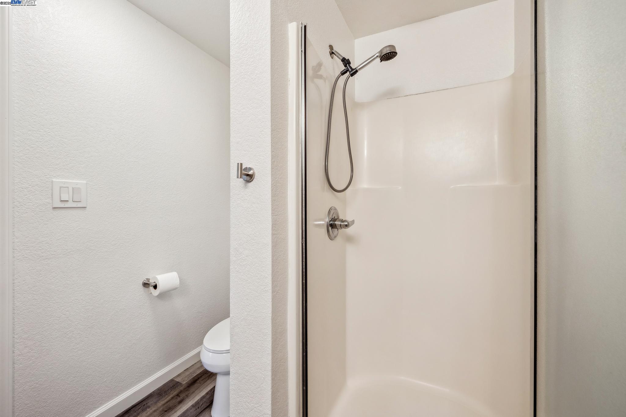 37107 Holly St, Fremont, California 94536, 4 Bedrooms Bedrooms, 12 Rooms Rooms,3 BathroomsBathrooms,Residential,For Sale,37107 Holly St,41095532