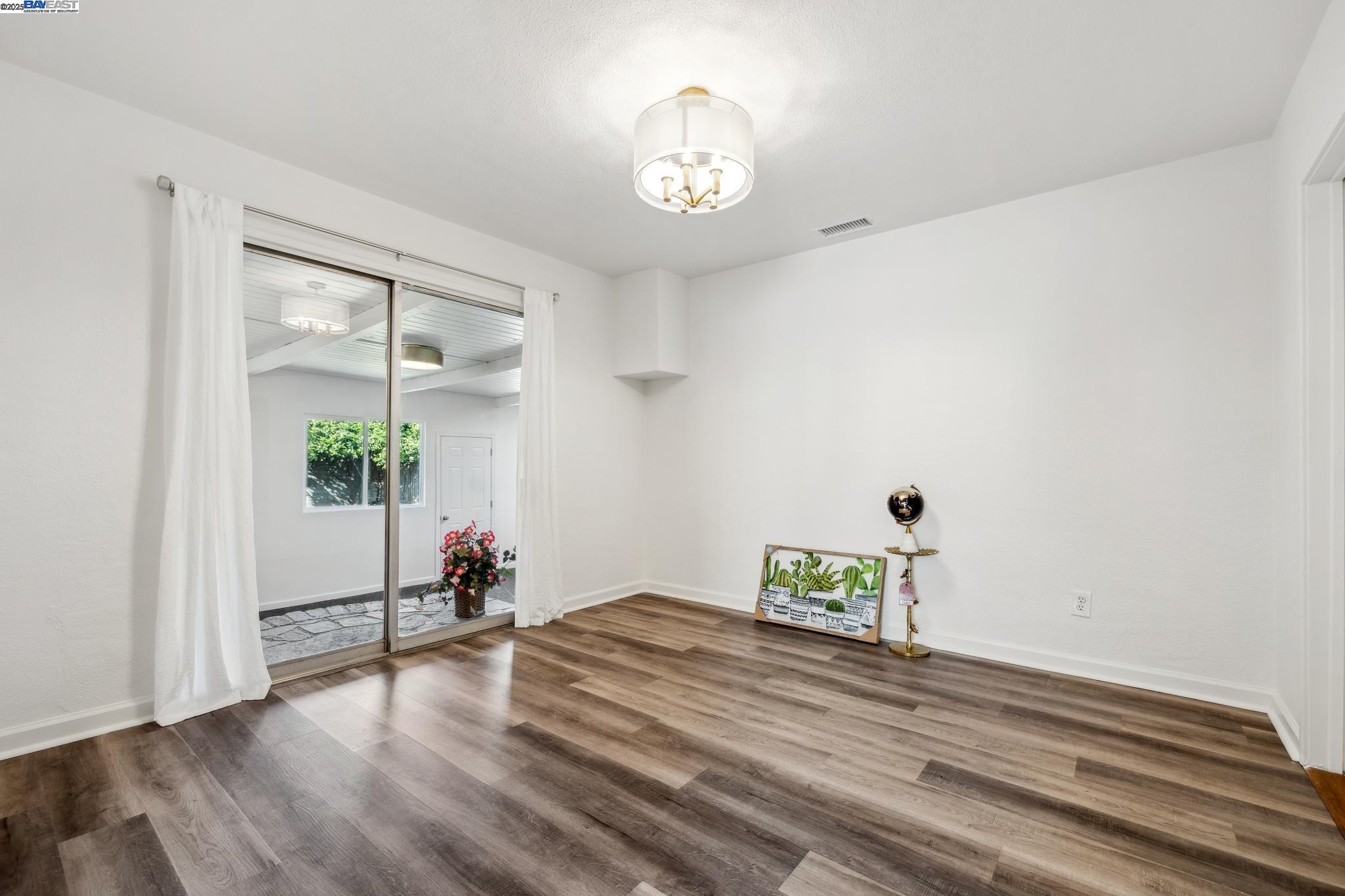 37107 Holly St, Fremont, California 94536, 4 Bedrooms Bedrooms, 12 Rooms Rooms,3 BathroomsBathrooms,Residential,For Sale,37107 Holly St,41095532