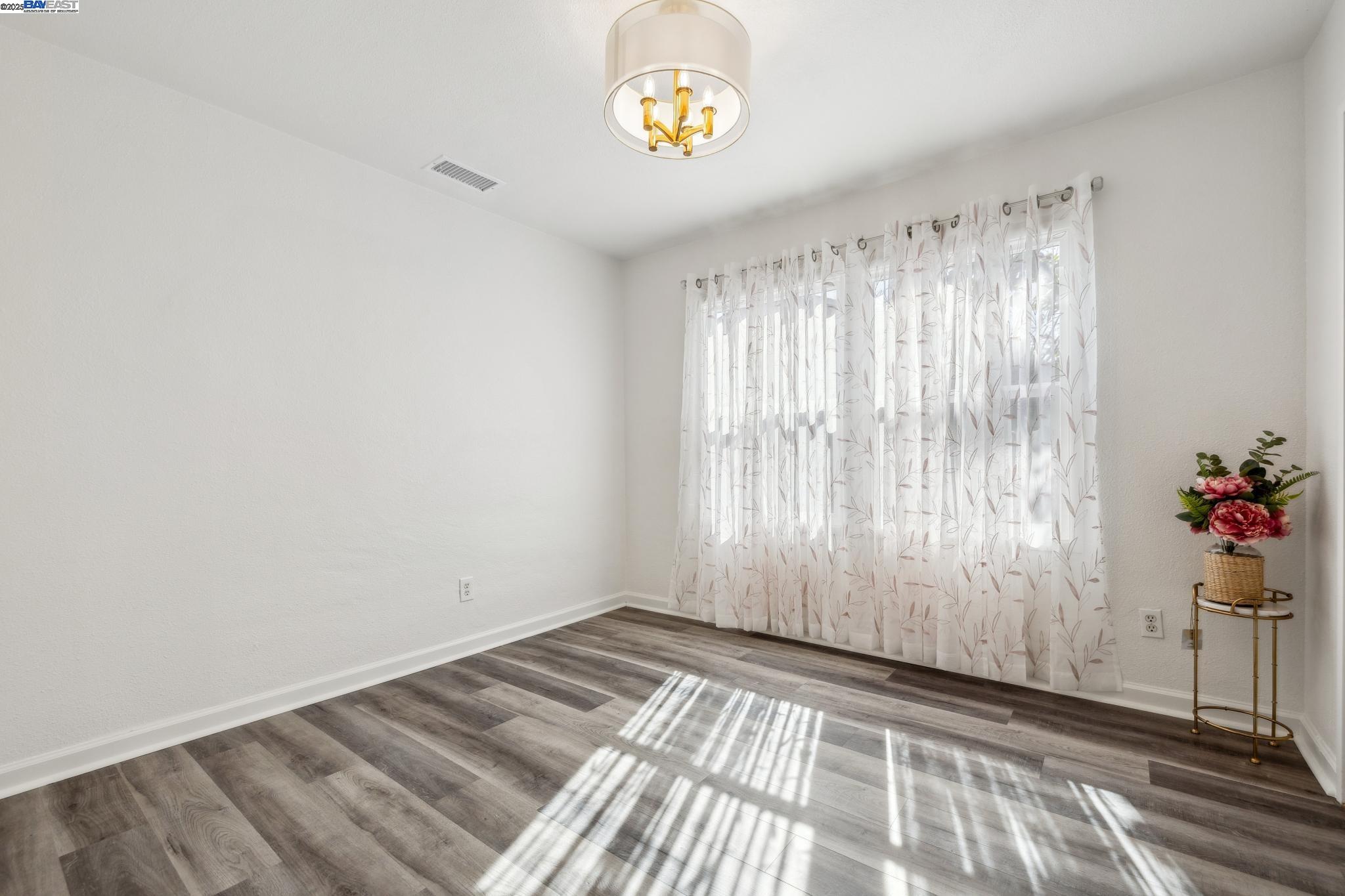 37107 Holly St, Fremont, California 94536, 4 Bedrooms Bedrooms, 12 Rooms Rooms,3 BathroomsBathrooms,Residential,For Sale,37107 Holly St,41095532