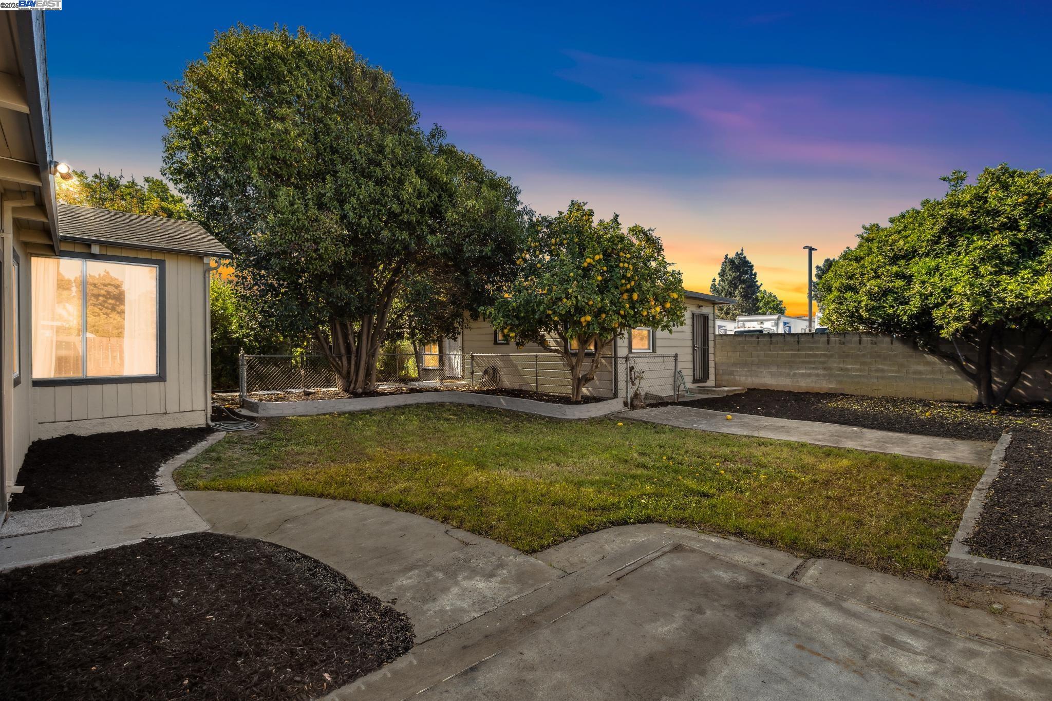 37107 Holly St, Fremont, California 94536, 4 Bedrooms Bedrooms, 12 Rooms Rooms,3 BathroomsBathrooms,Residential,For Sale,37107 Holly St,41095532