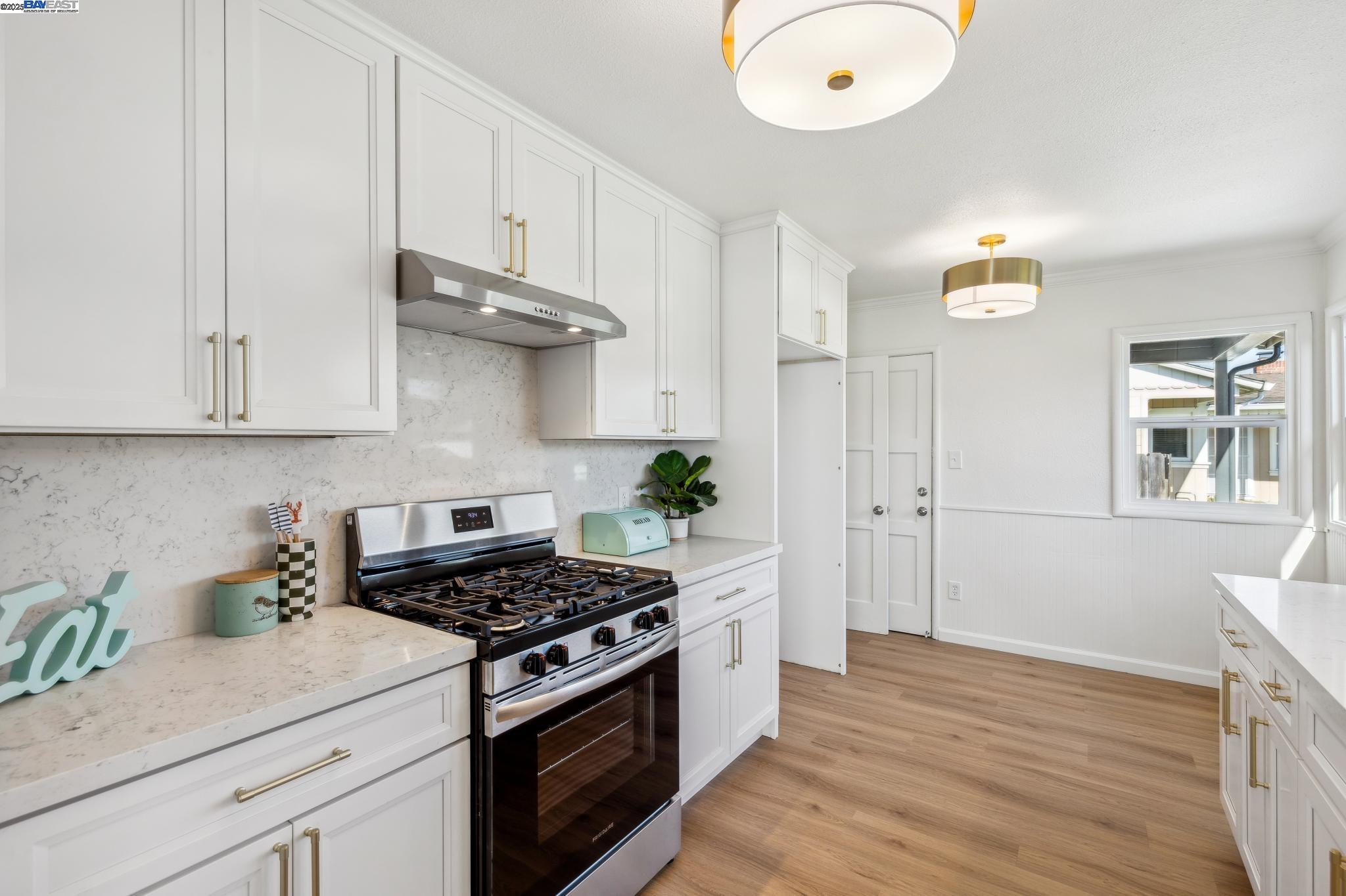 37107 Holly St, Fremont, California 94536, 4 Bedrooms Bedrooms, 12 Rooms Rooms,3 BathroomsBathrooms,Residential,For Sale,37107 Holly St,41095532