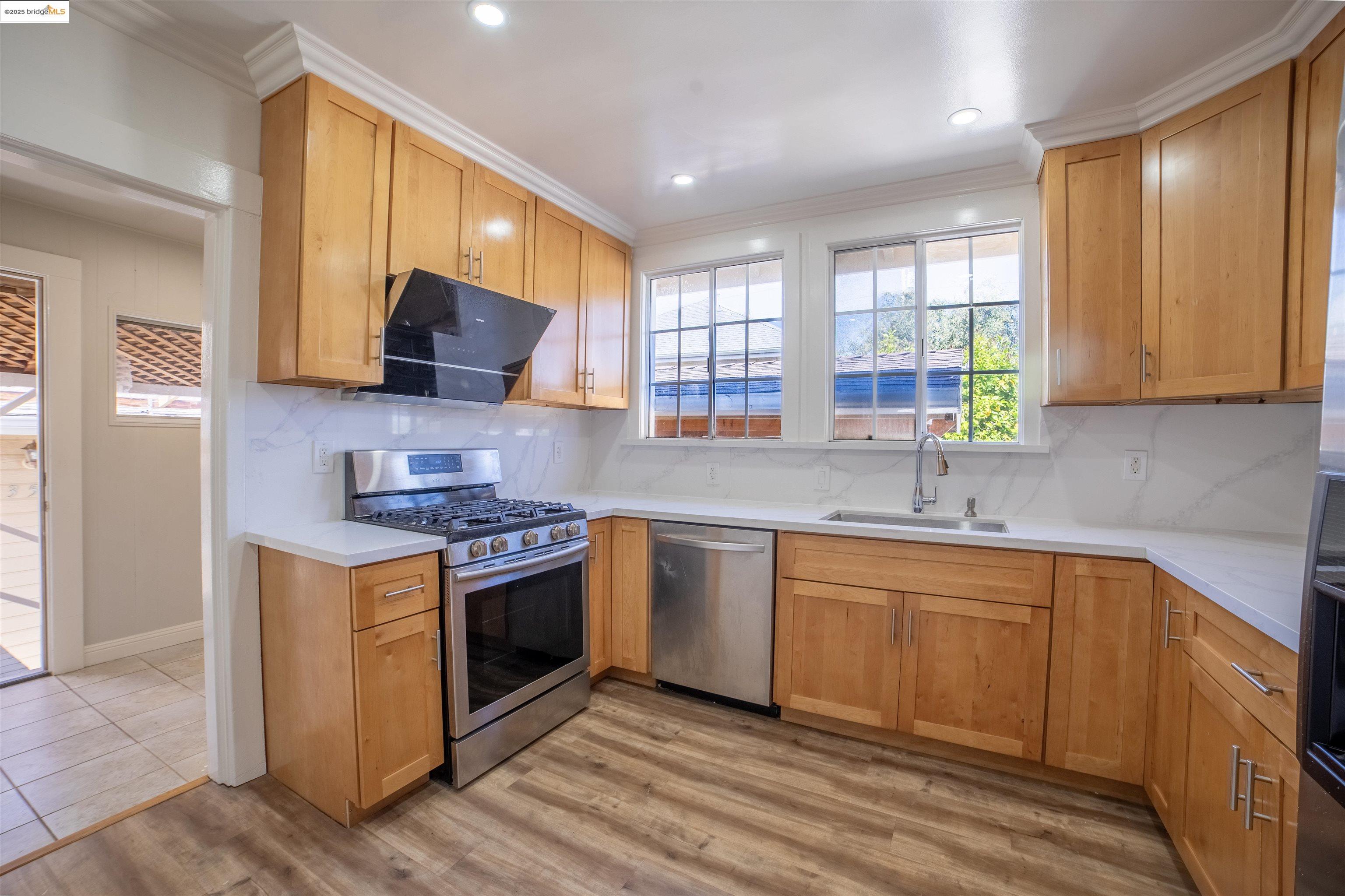 Detail Gallery Image 22 of 50 For 3517 Allendale Ave, Oakland,  CA 94619 - – Beds | – Baths