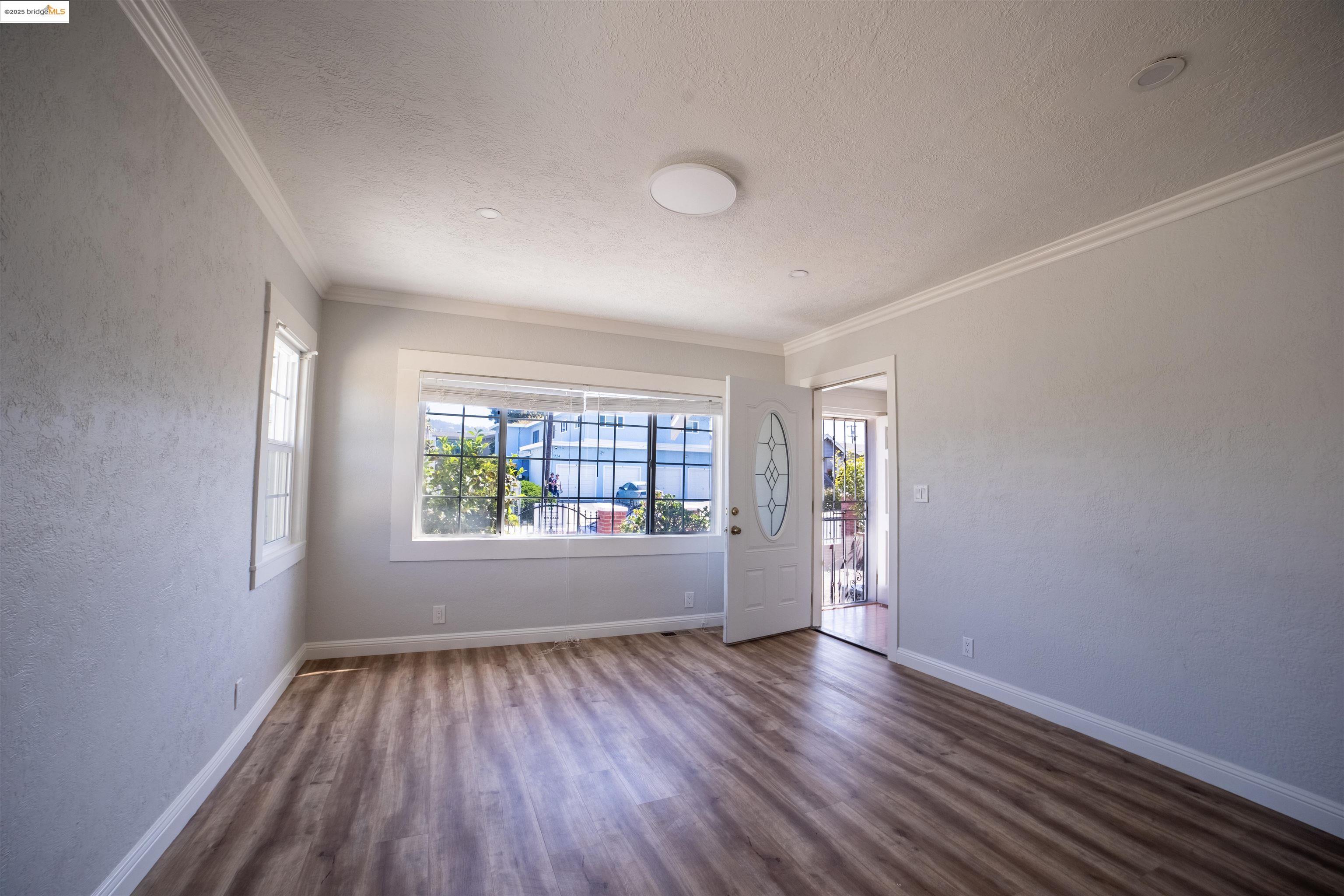 Detail Gallery Image 5 of 50 For 3517 Allendale Ave, Oakland,  CA 94619 - – Beds | – Baths