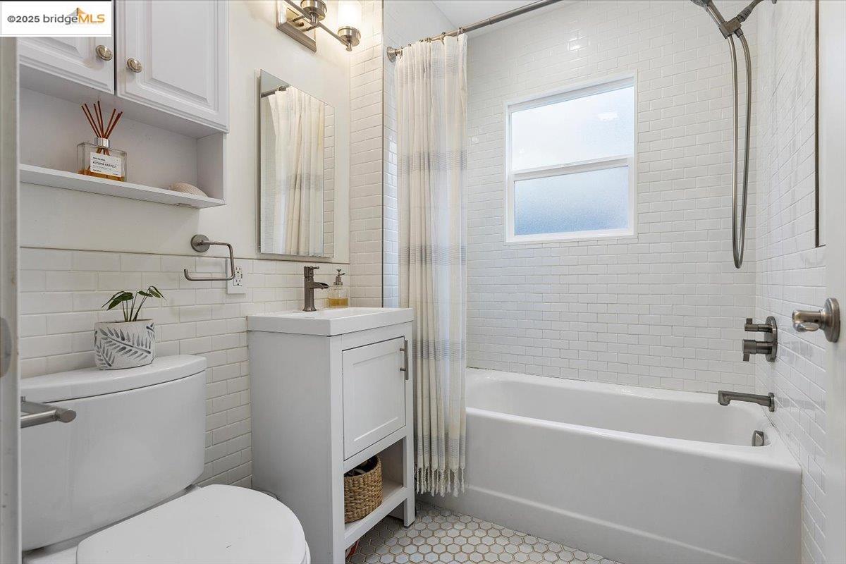 Detail Gallery Image 20 of 33 For 3148 Sylvan Ave, Oakland,  CA 94602 - 2 Beds | 1 Baths
