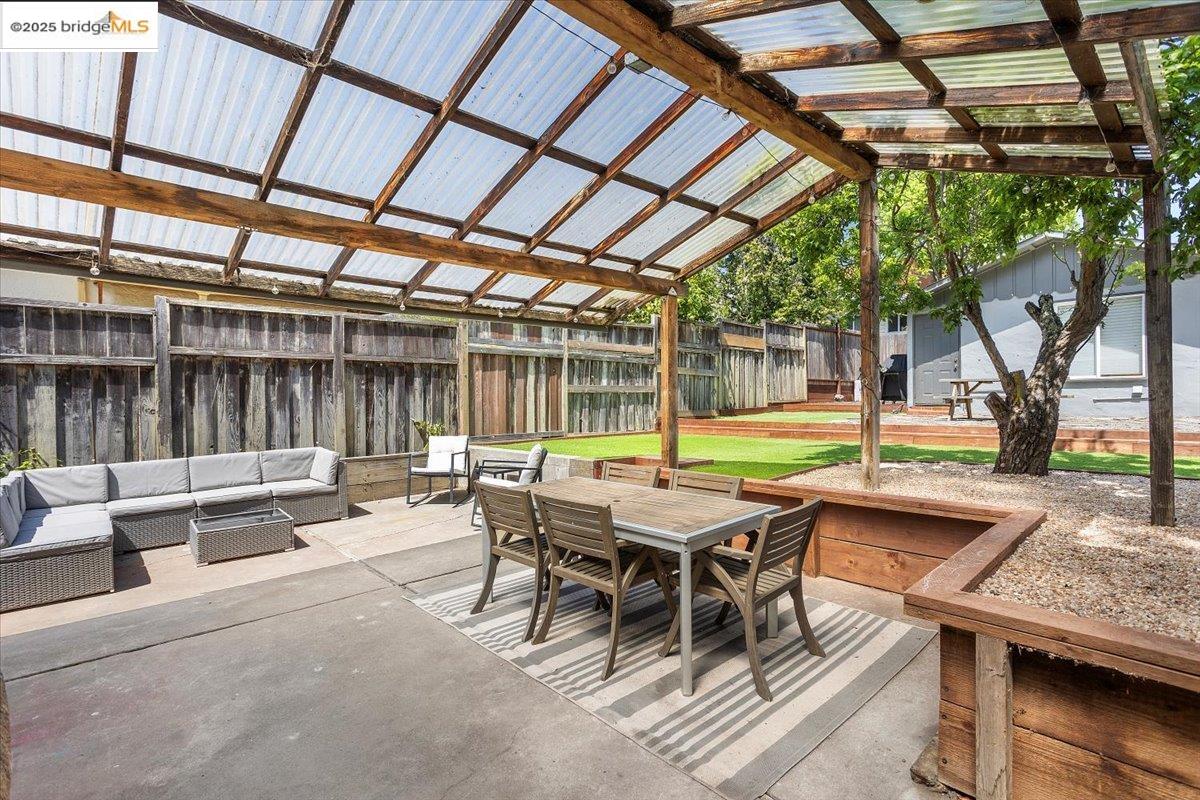 Detail Gallery Image 23 of 33 For 3148 Sylvan Ave, Oakland,  CA 94602 - 2 Beds | 1 Baths