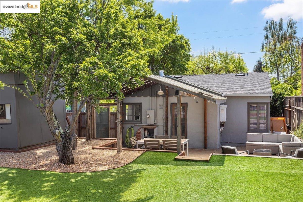 Detail Gallery Image 28 of 33 For 3148 Sylvan Ave, Oakland,  CA 94602 - 2 Beds | 1 Baths