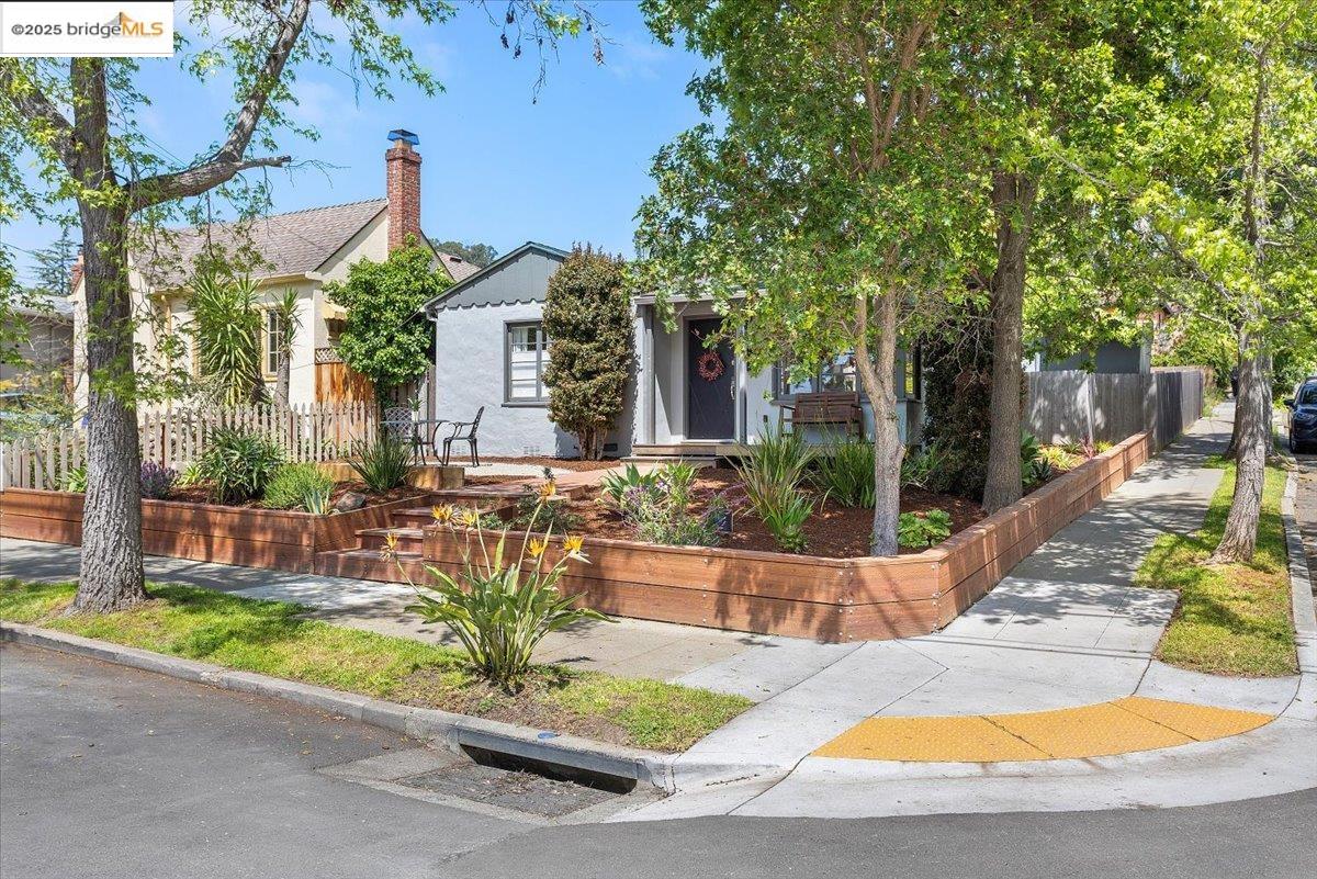 Detail Gallery Image 32 of 33 For 3148 Sylvan Ave, Oakland,  CA 94602 - 2 Beds | 1 Baths