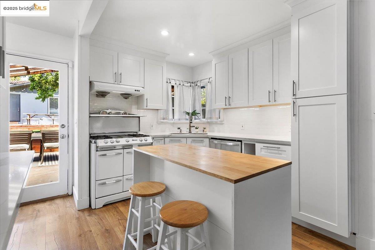 Detail Gallery Image 9 of 33 For 3148 Sylvan Ave, Oakland,  CA 94602 - 2 Beds | 1 Baths