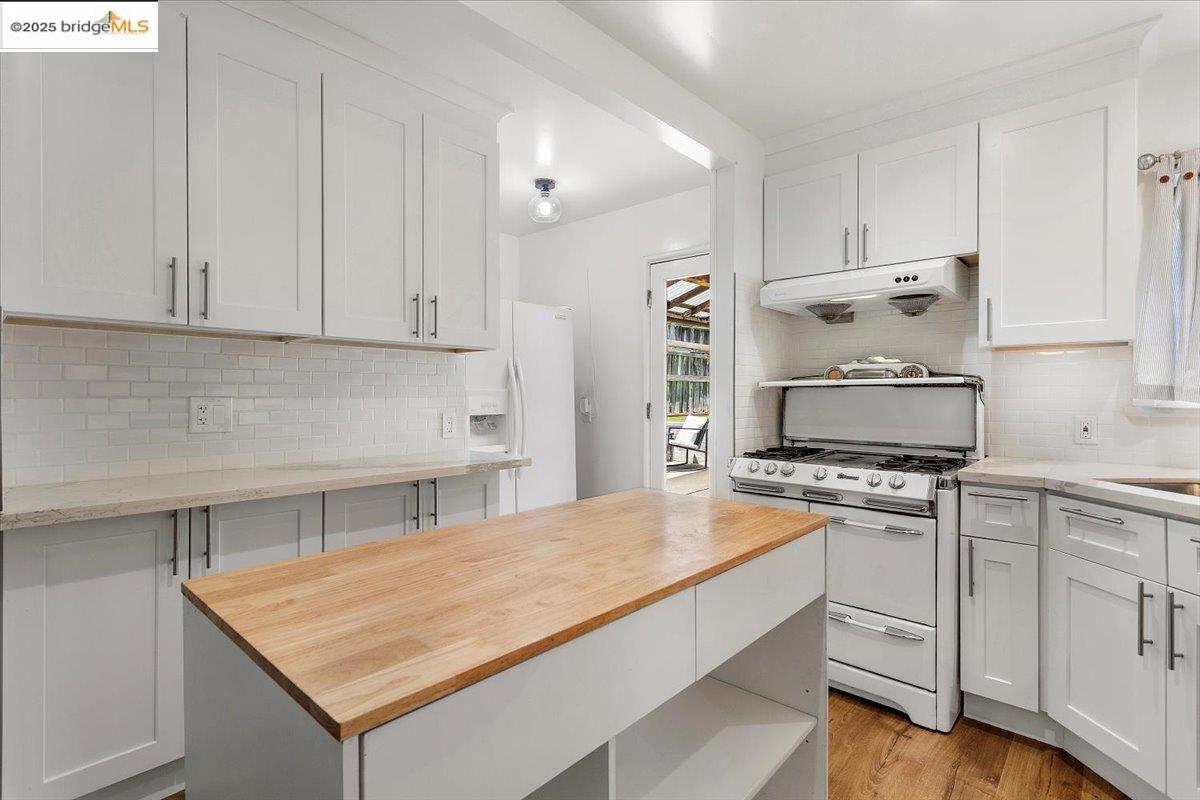 Detail Gallery Image 10 of 33 For 3148 Sylvan Ave, Oakland,  CA 94602 - 2 Beds | 1 Baths
