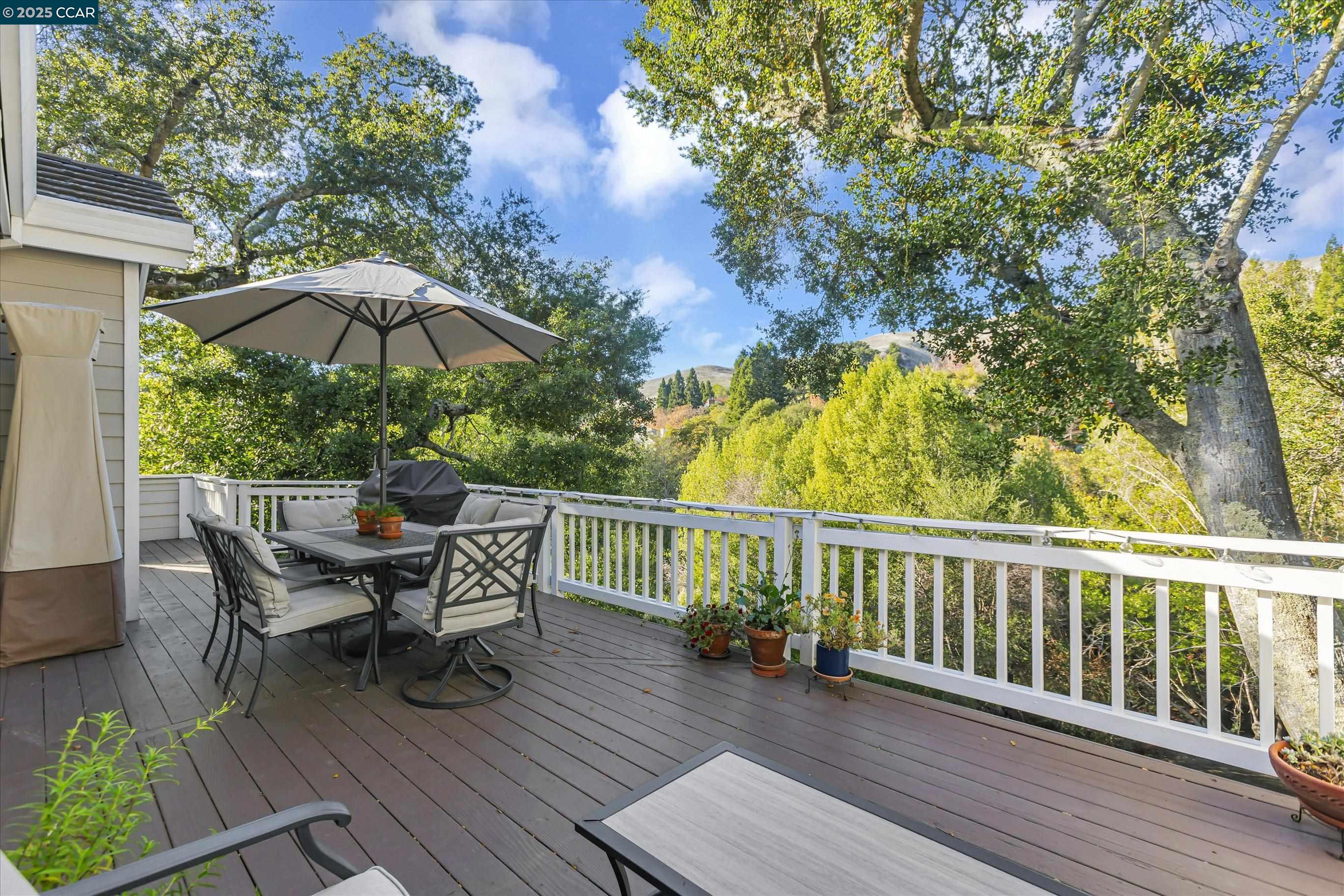 Detail Gallery Image 13 of 50 For 31 Merrill Cir S, Moraga,  CA 94556 - 4 Beds | 3/1 Baths
