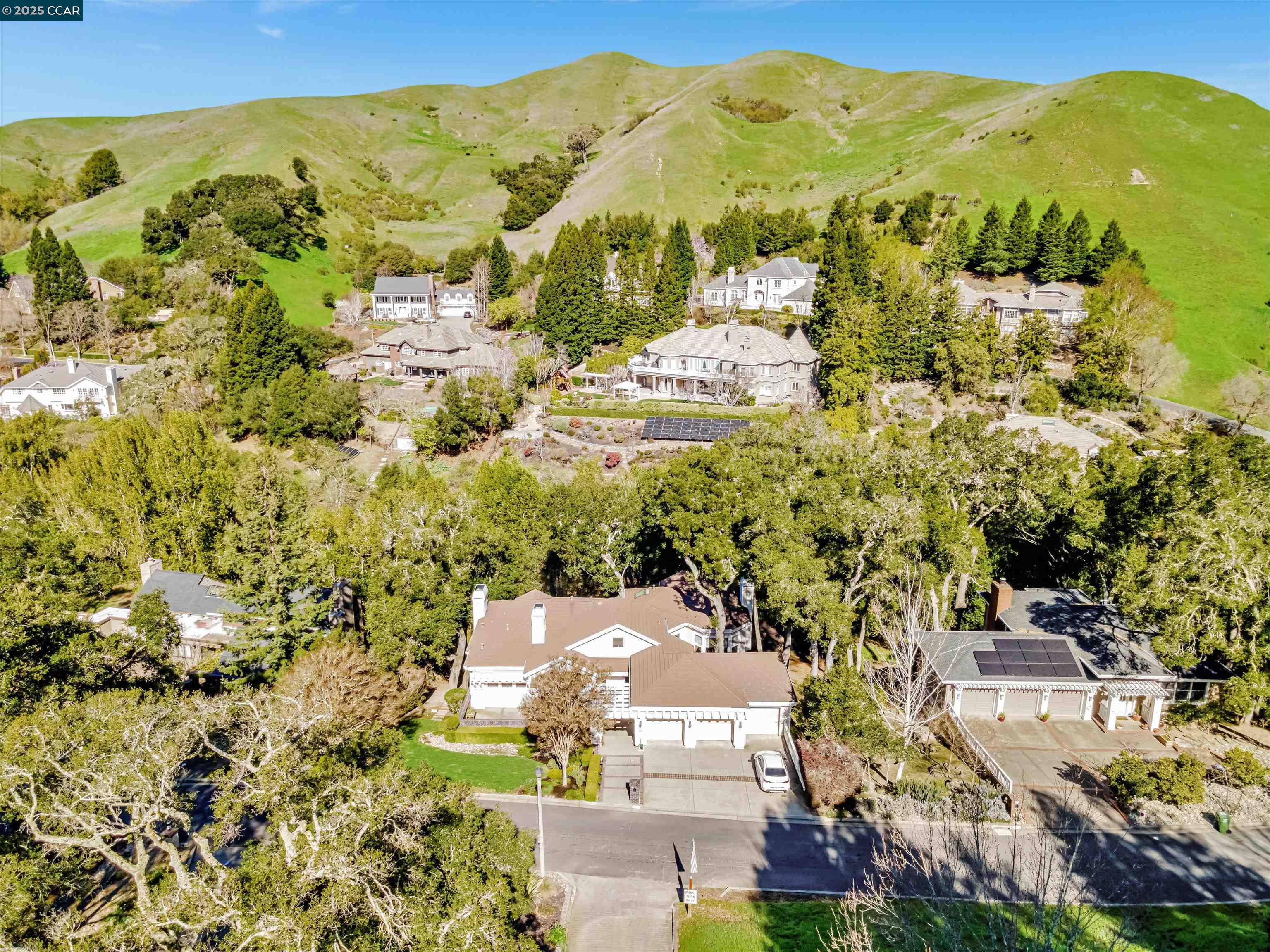 Detail Gallery Image 17 of 50 For 31 Merrill Cir S, Moraga,  CA 94556 - 4 Beds | 3/1 Baths