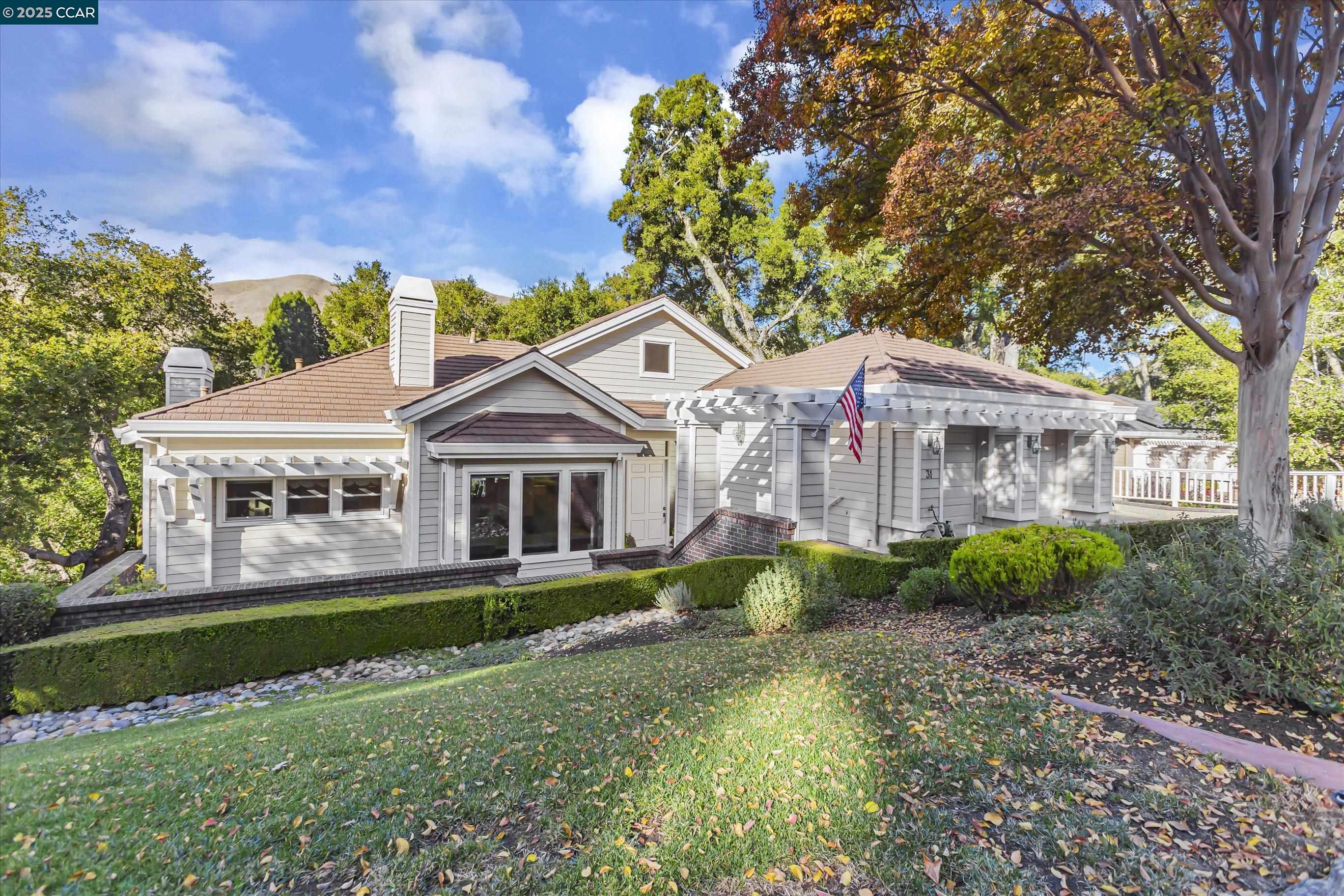 Detail Gallery Image 18 of 50 For 31 Merrill Cir S, Moraga,  CA 94556 - 4 Beds | 3/1 Baths
