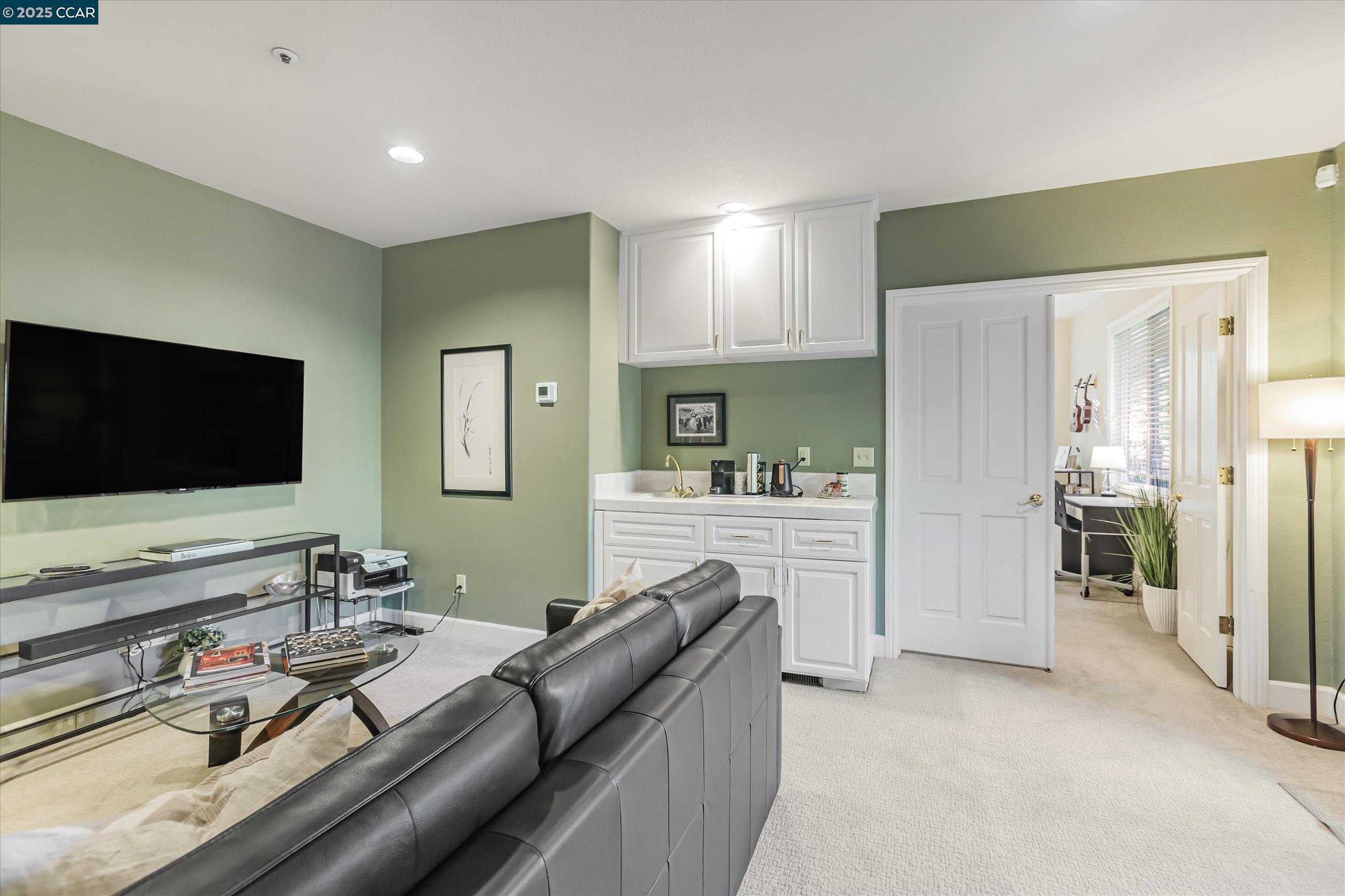 Detail Gallery Image 22 of 50 For 31 Merrill Cir S, Moraga,  CA 94556 - 4 Beds | 3/1 Baths