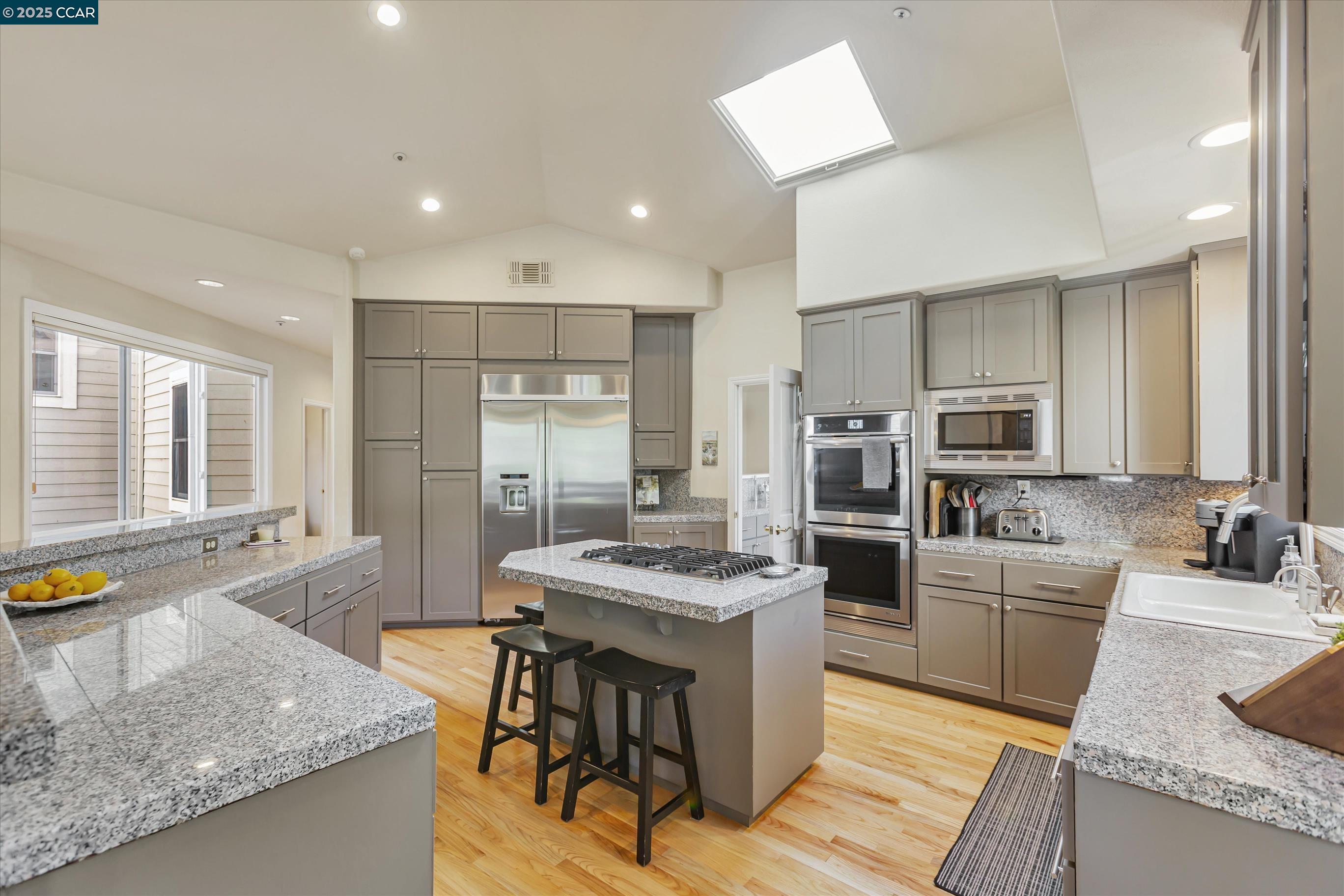 Detail Gallery Image 23 of 50 For 31 Merrill Cir S, Moraga,  CA 94556 - 4 Beds | 3/1 Baths