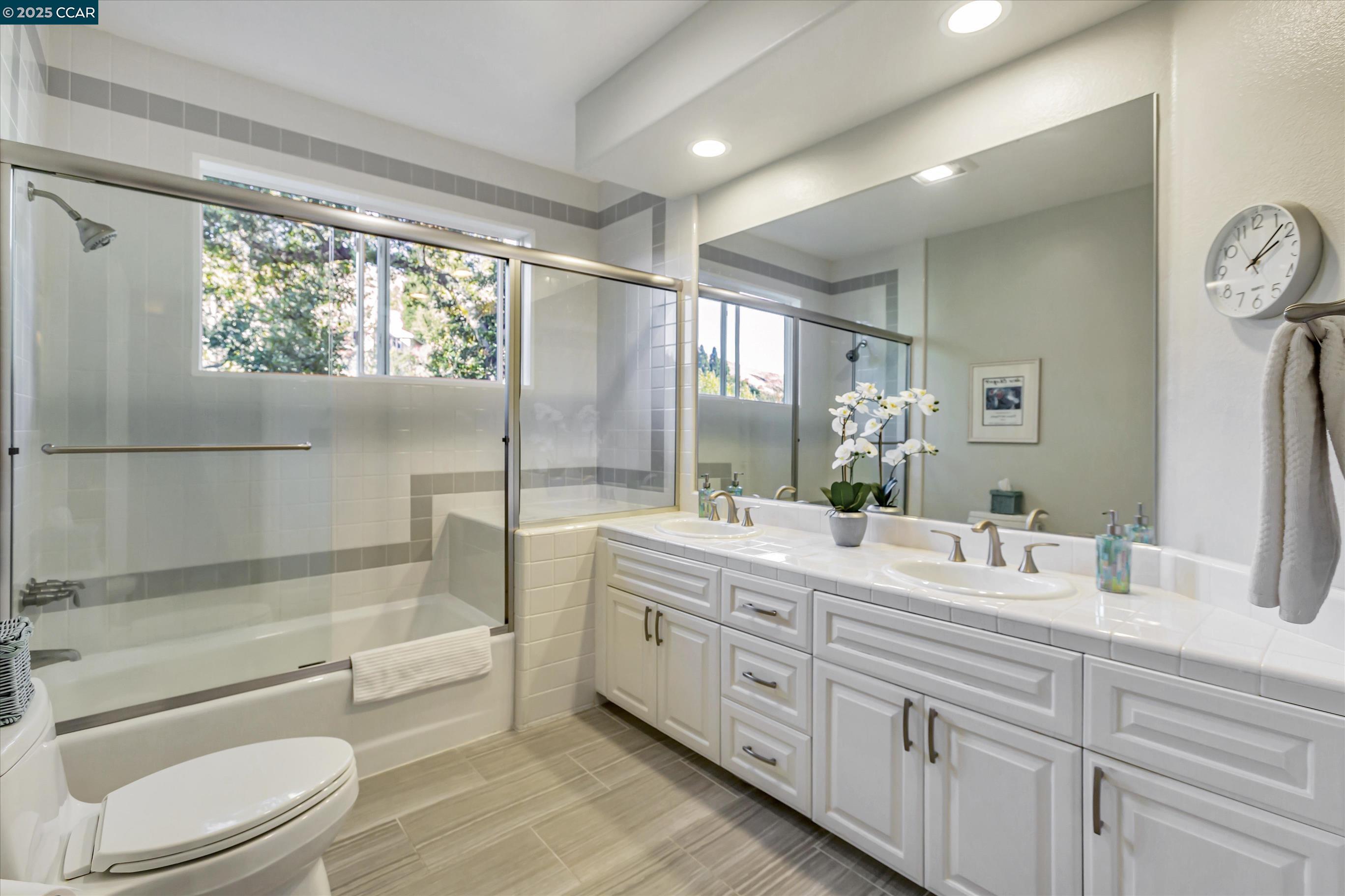 Detail Gallery Image 39 of 50 For 31 Merrill Cir S, Moraga,  CA 94556 - 4 Beds | 3/1 Baths