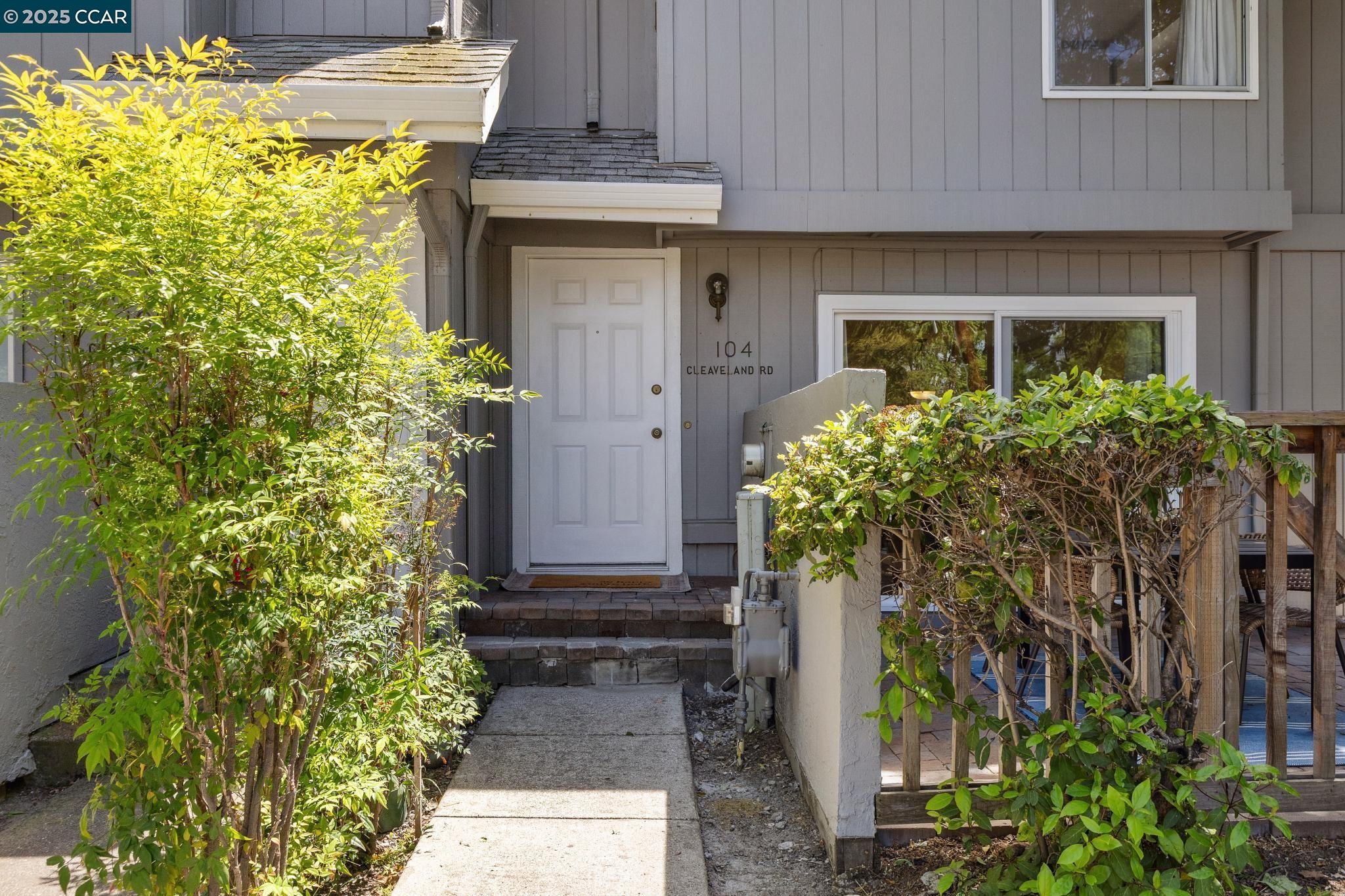 Detail Gallery Image 15 of 18 For 104 Cleaveland Rd, Pleasant Hill,  CA 94523 - 2 Beds | 2 Baths