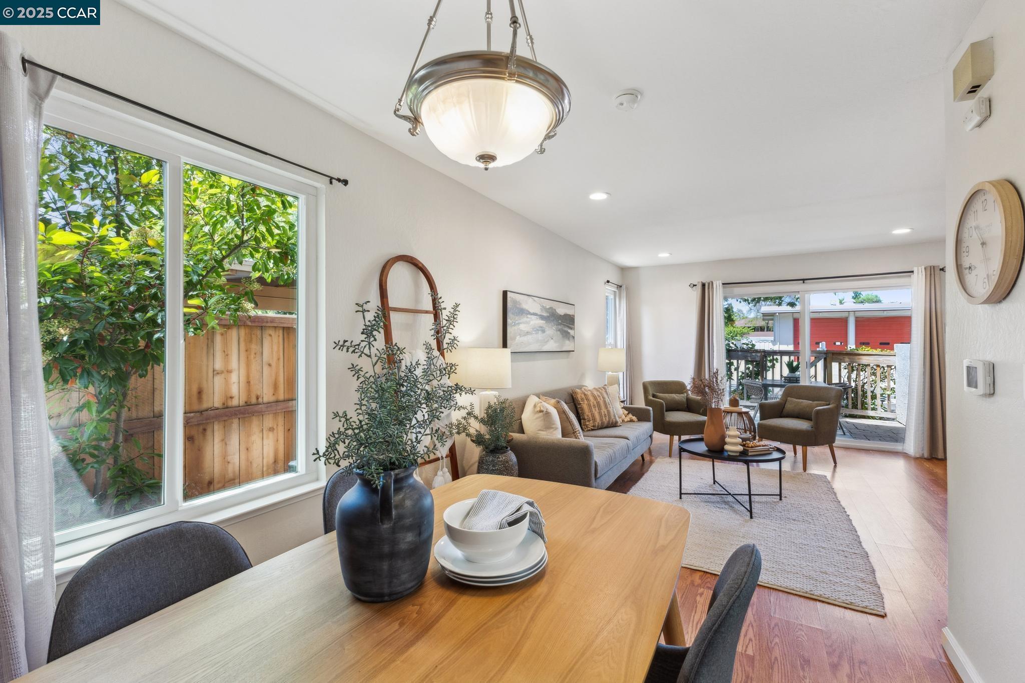 Detail Gallery Image 7 of 18 For 104 Cleaveland Rd, Pleasant Hill,  CA 94523 - 2 Beds | 2 Baths