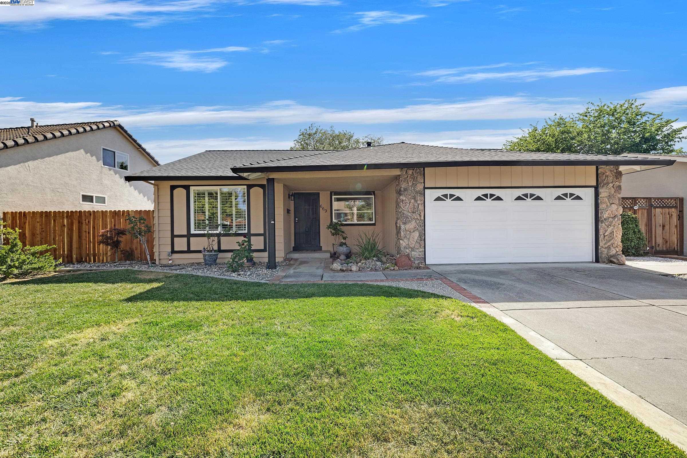Detail Gallery Image 1 of 1 For 669 Alameda Dr, Livermore,  CA 94551 - 4 Beds | 2 Baths