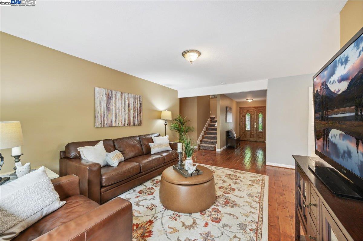 Detail Gallery Image 11 of 51 For 4730 Del Valle Pkwy, Pleasanton,  CA 94566 - 4 Beds | 3 Baths