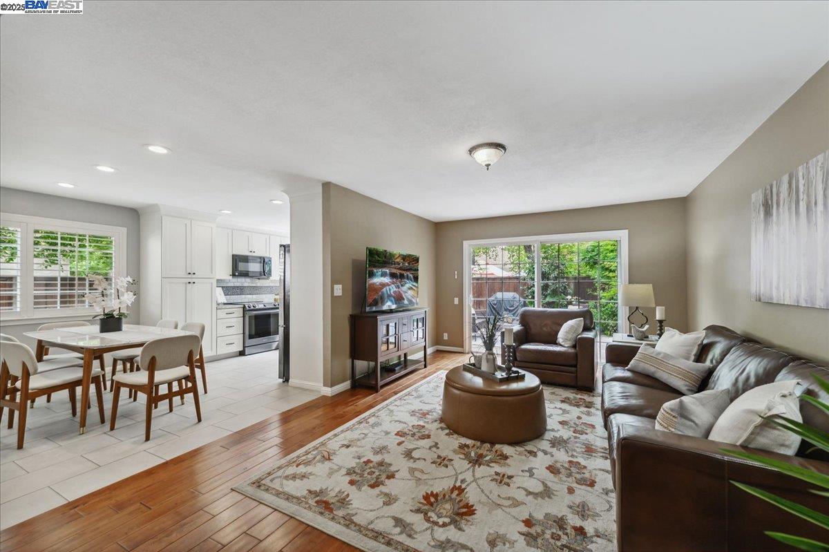 Detail Gallery Image 13 of 51 For 4730 Del Valle Pkwy, Pleasanton,  CA 94566 - 4 Beds | 3 Baths