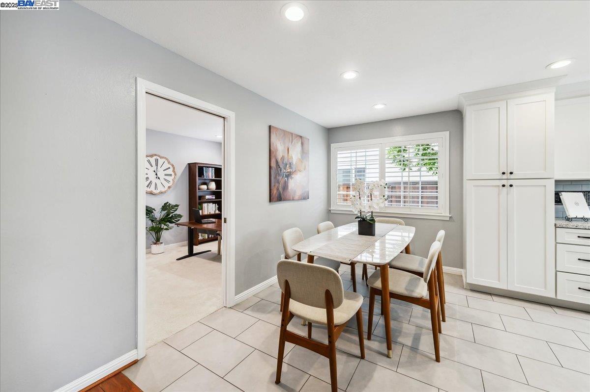 Detail Gallery Image 15 of 51 For 4730 Del Valle Pkwy, Pleasanton,  CA 94566 - 4 Beds | 3 Baths