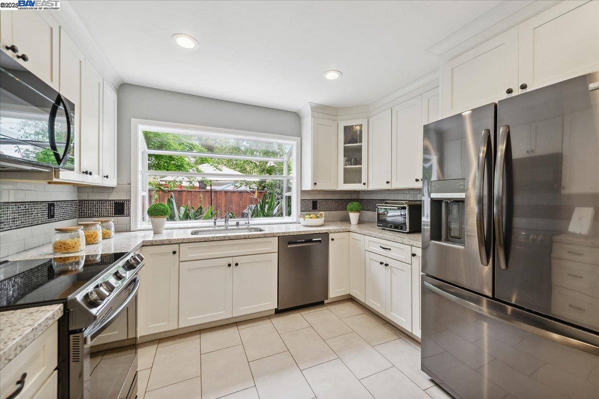 Detail Gallery Image 17 of 51 For 4730 Del Valle Pkwy, Pleasanton,  CA 94566 - 4 Beds | 3 Baths