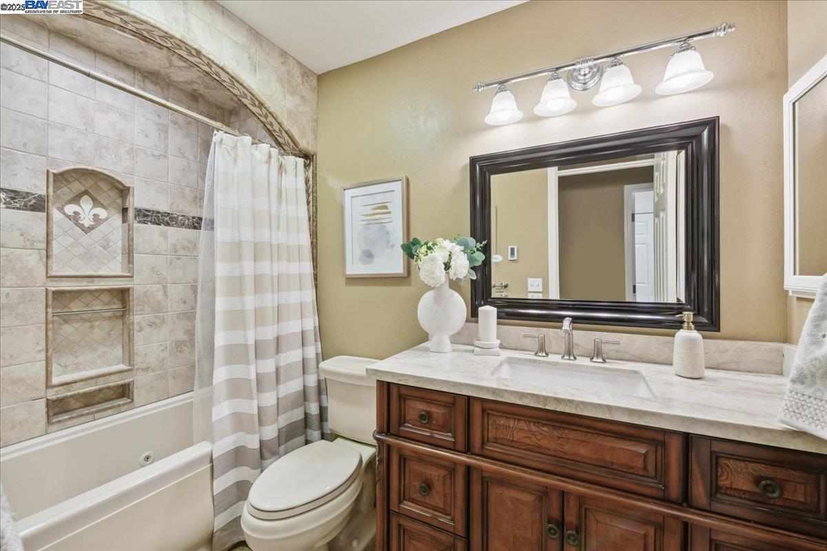 Detail Gallery Image 24 of 51 For 4730 Del Valle Pkwy, Pleasanton,  CA 94566 - 4 Beds | 3 Baths