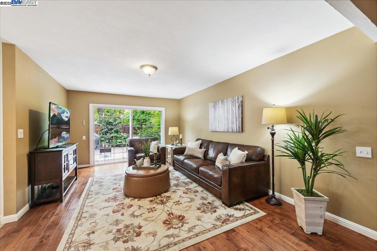 Detail Gallery Image 10 of 51 For 4730 Del Valle Pkwy, Pleasanton,  CA 94566 - 4 Beds | 3 Baths
