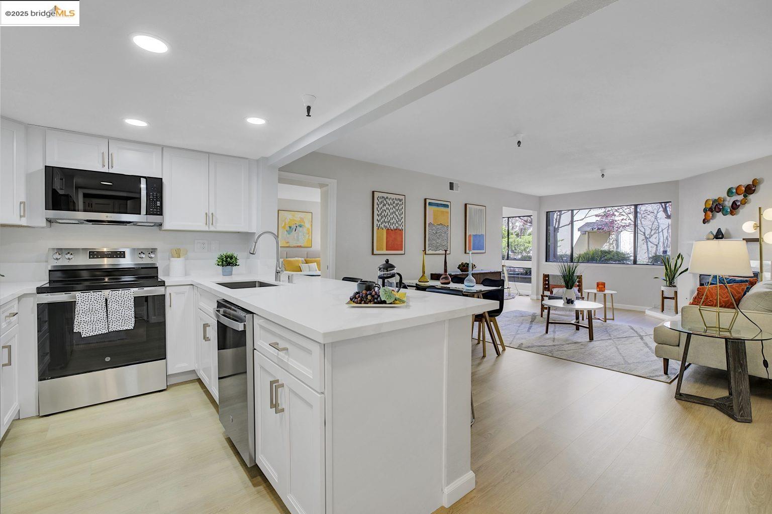 More Details about MLS # 41095553 : 545 PIERCE ST # 1102