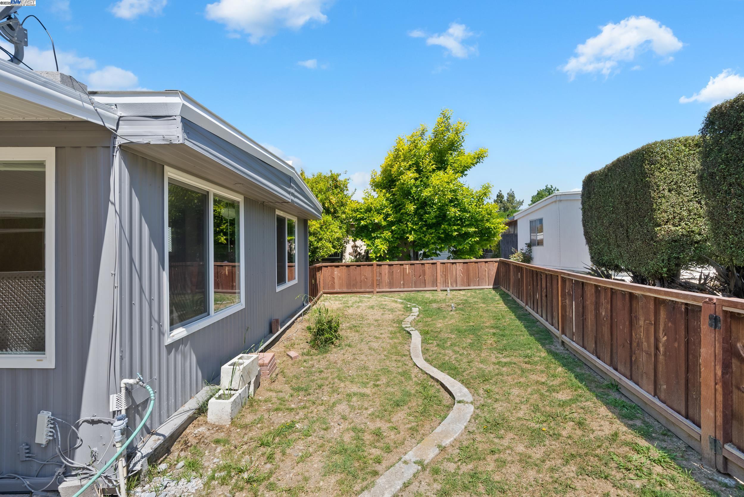 Detail Gallery Image 4 of 31 For 218 Hula Circle, Union City,  CA 94587 - 2 Beds | 1 Baths
