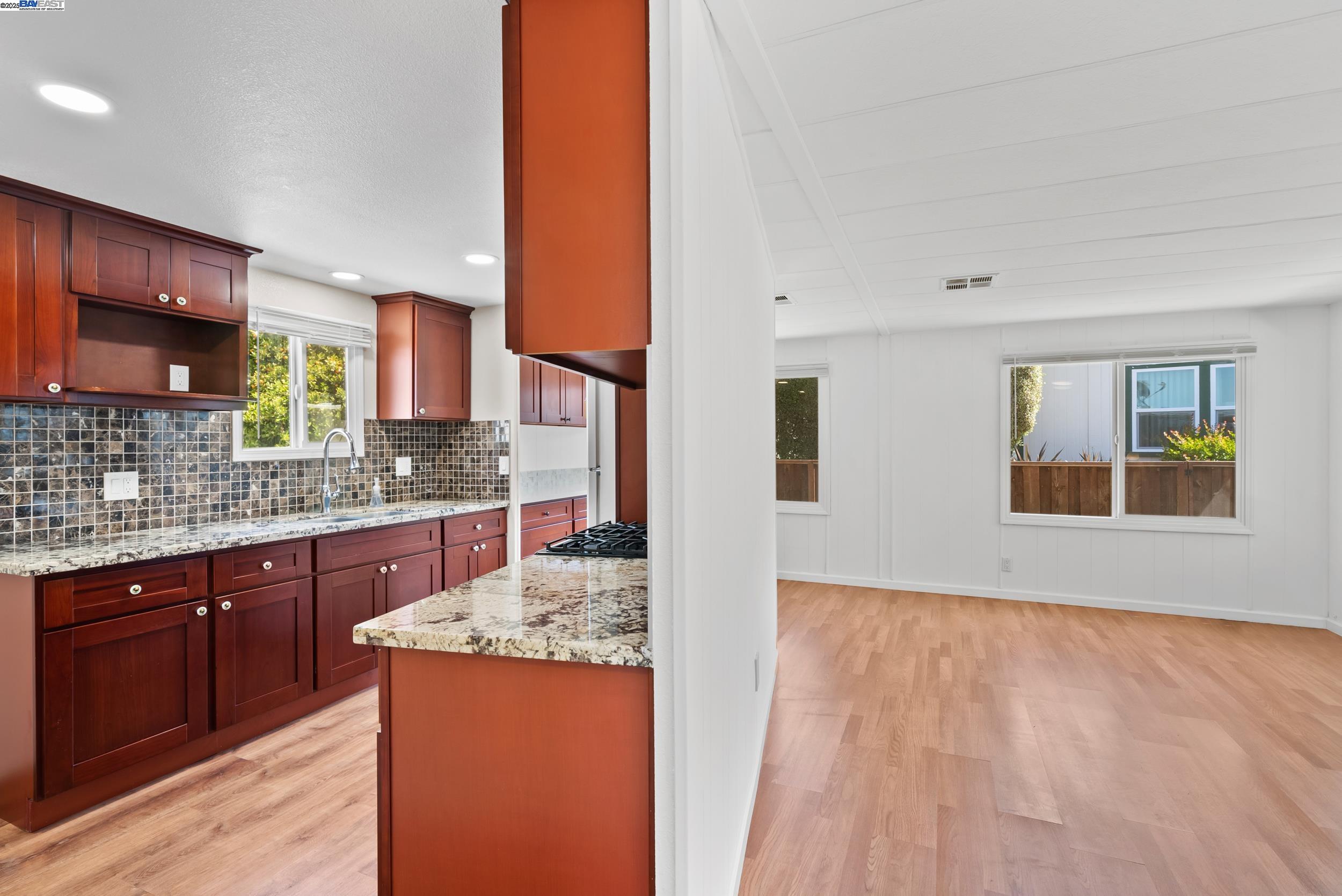 Detail Gallery Image 5 of 31 For 218 Hula Circle, Union City,  CA 94587 - 2 Beds | 1 Baths