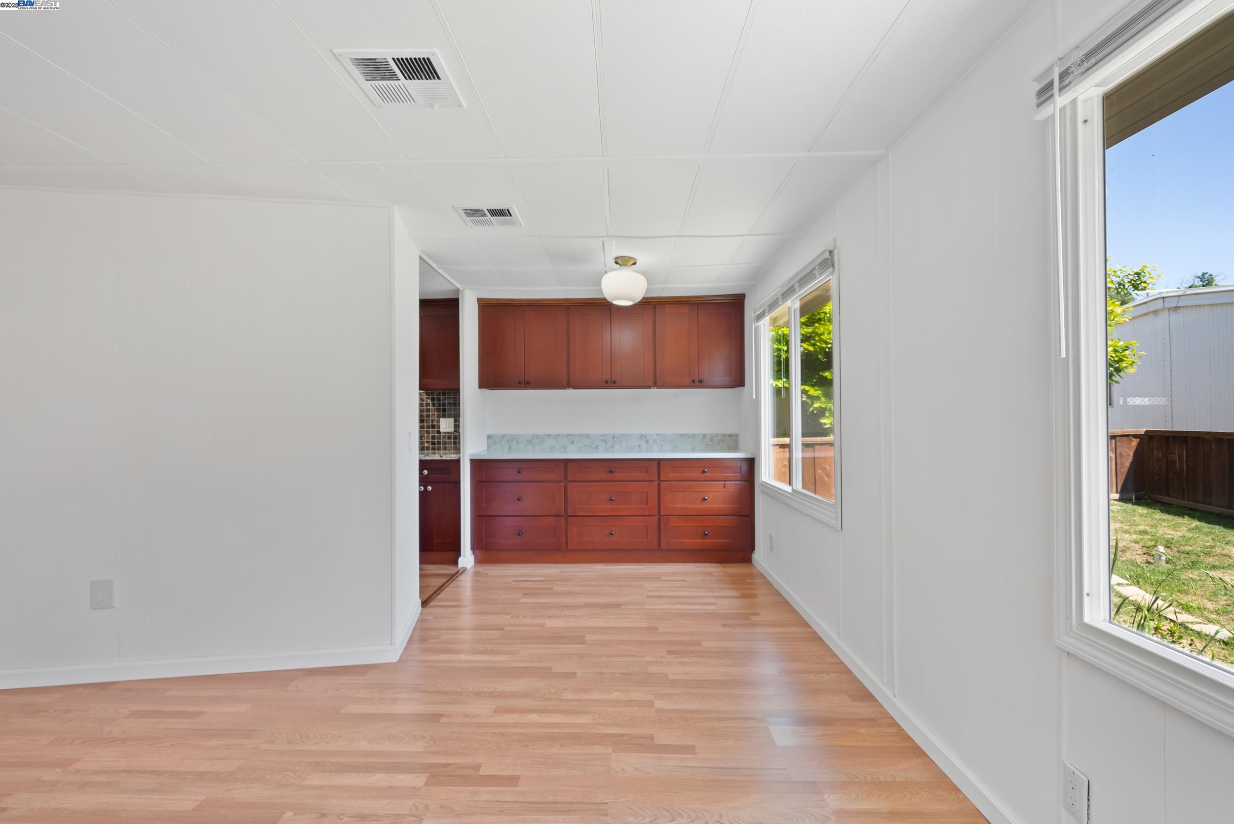 Detail Gallery Image 6 of 31 For 218 Hula Circle, Union City,  CA 94587 - 2 Beds | 1 Baths