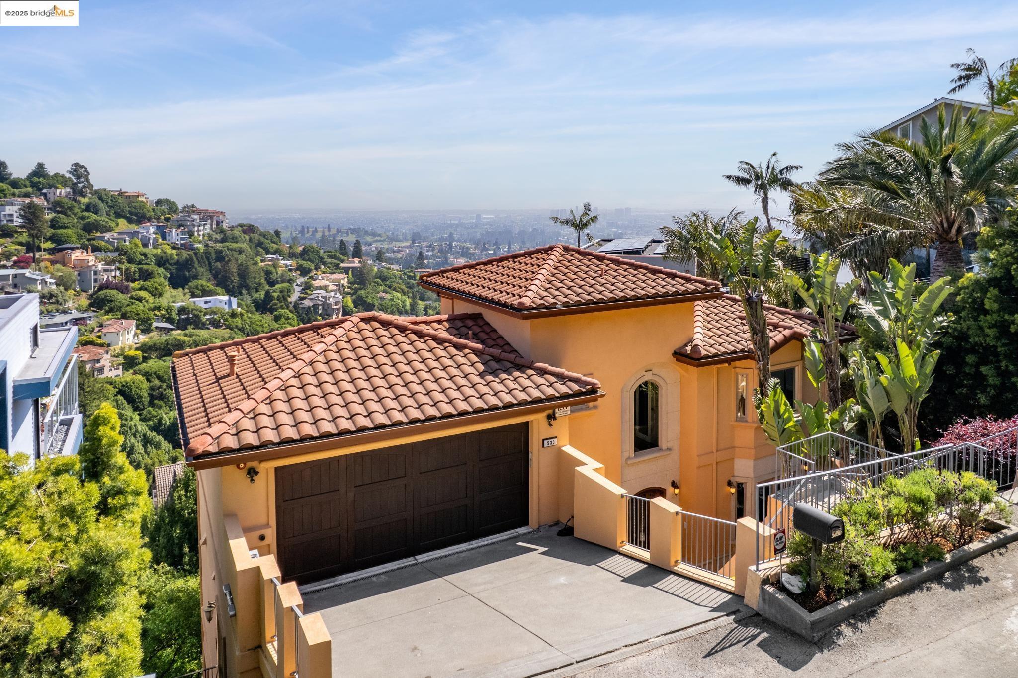 Detail Gallery Image 1 of 60 For 530 Gravatt Dr, Berkeley,  CA 94705 - 4 Beds | 3/1 Baths