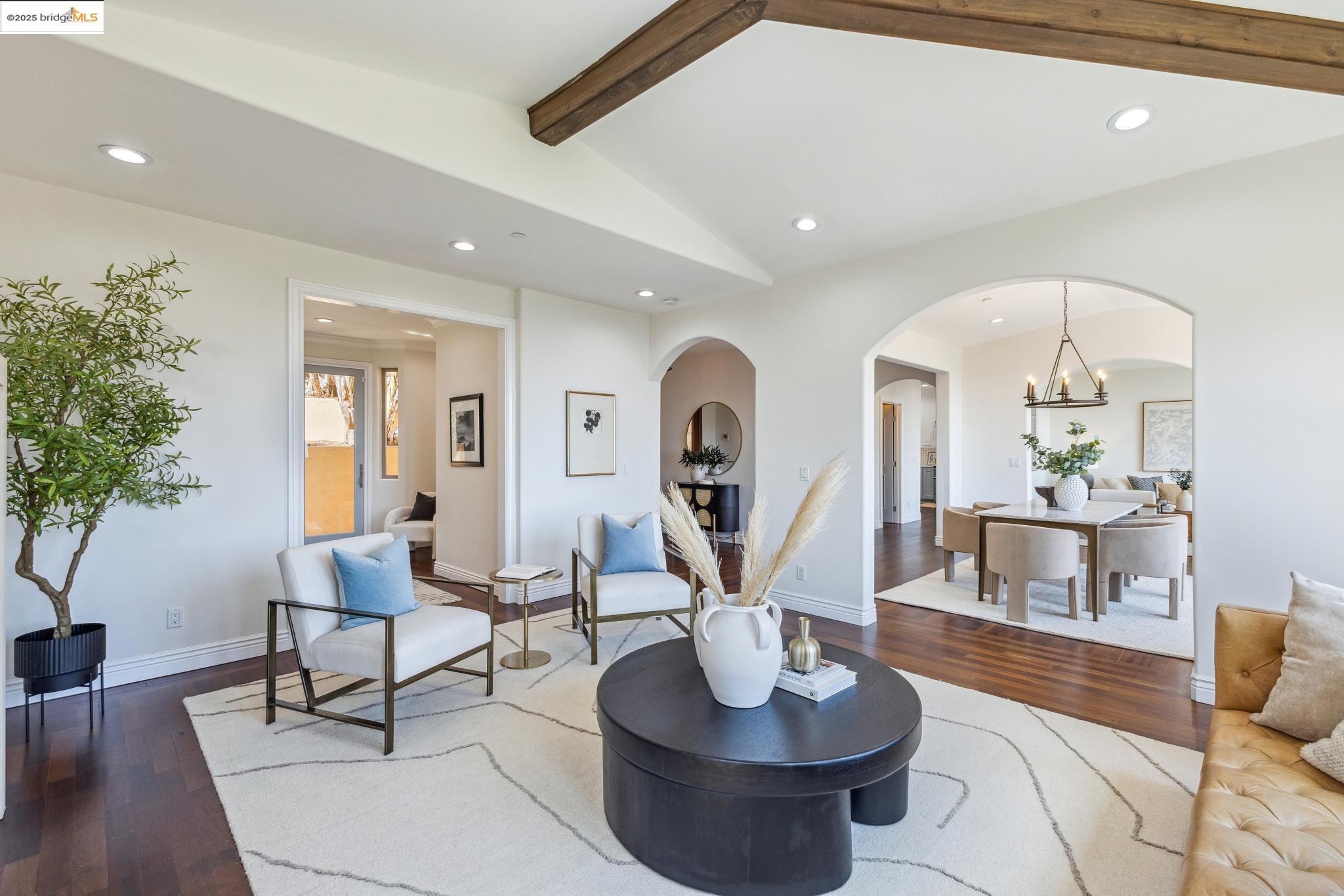 Detail Gallery Image 11 of 60 For 530 Gravatt Dr, Berkeley,  CA 94705 - 4 Beds | 3/1 Baths