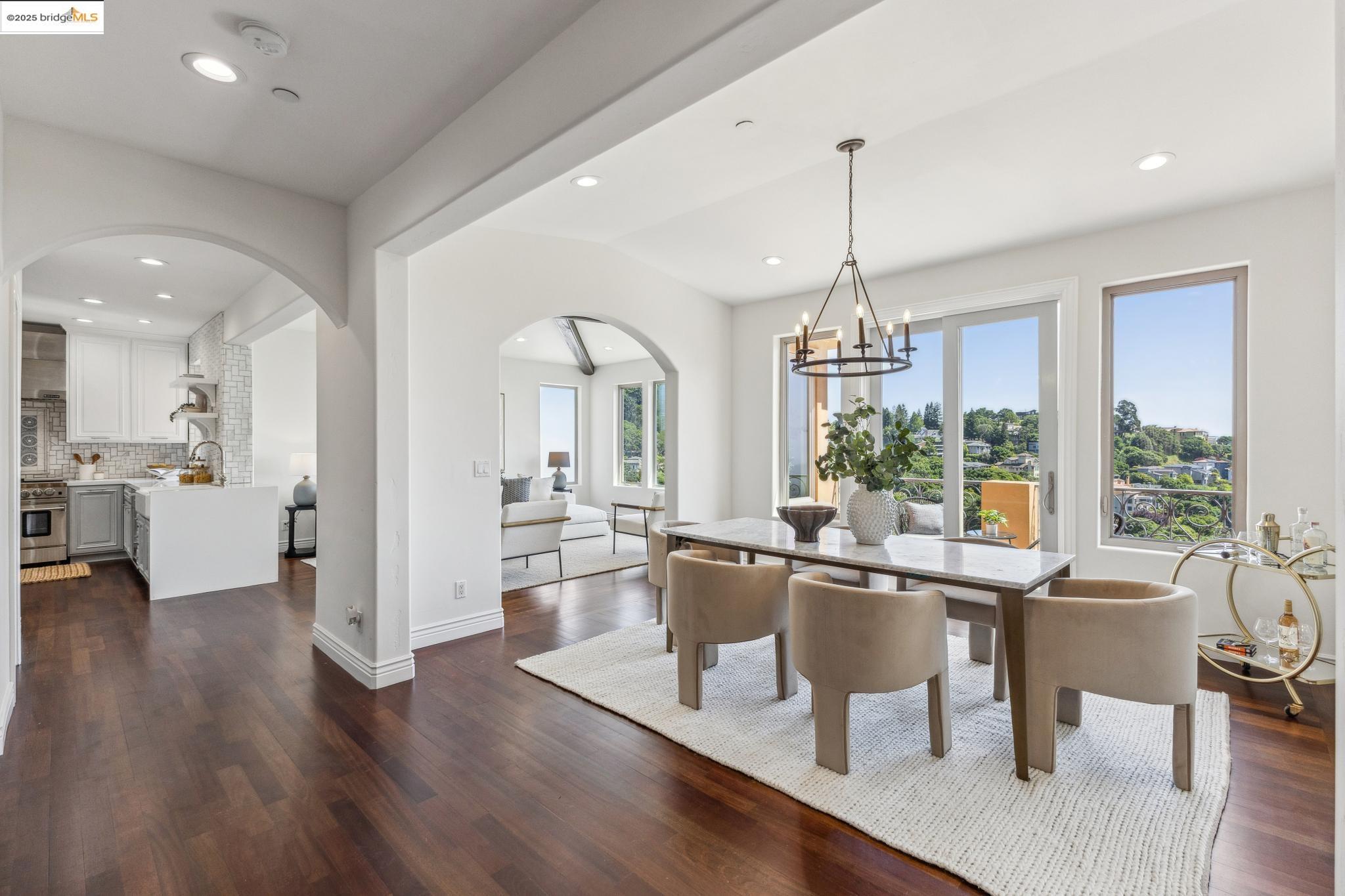 Detail Gallery Image 13 of 60 For 530 Gravatt Dr, Berkeley,  CA 94705 - 4 Beds | 3/1 Baths