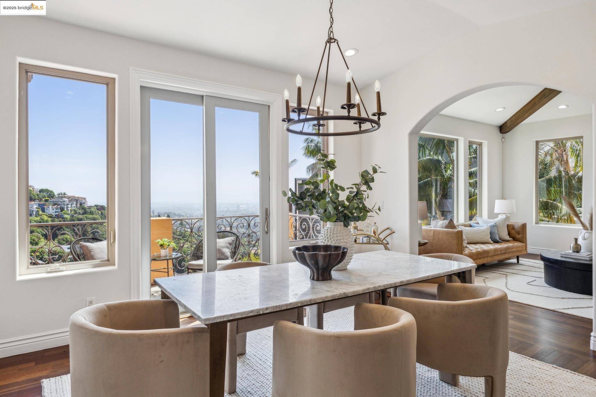 Detail Gallery Image 14 of 60 For 530 Gravatt Dr, Berkeley,  CA 94705 - 4 Beds | 3/1 Baths