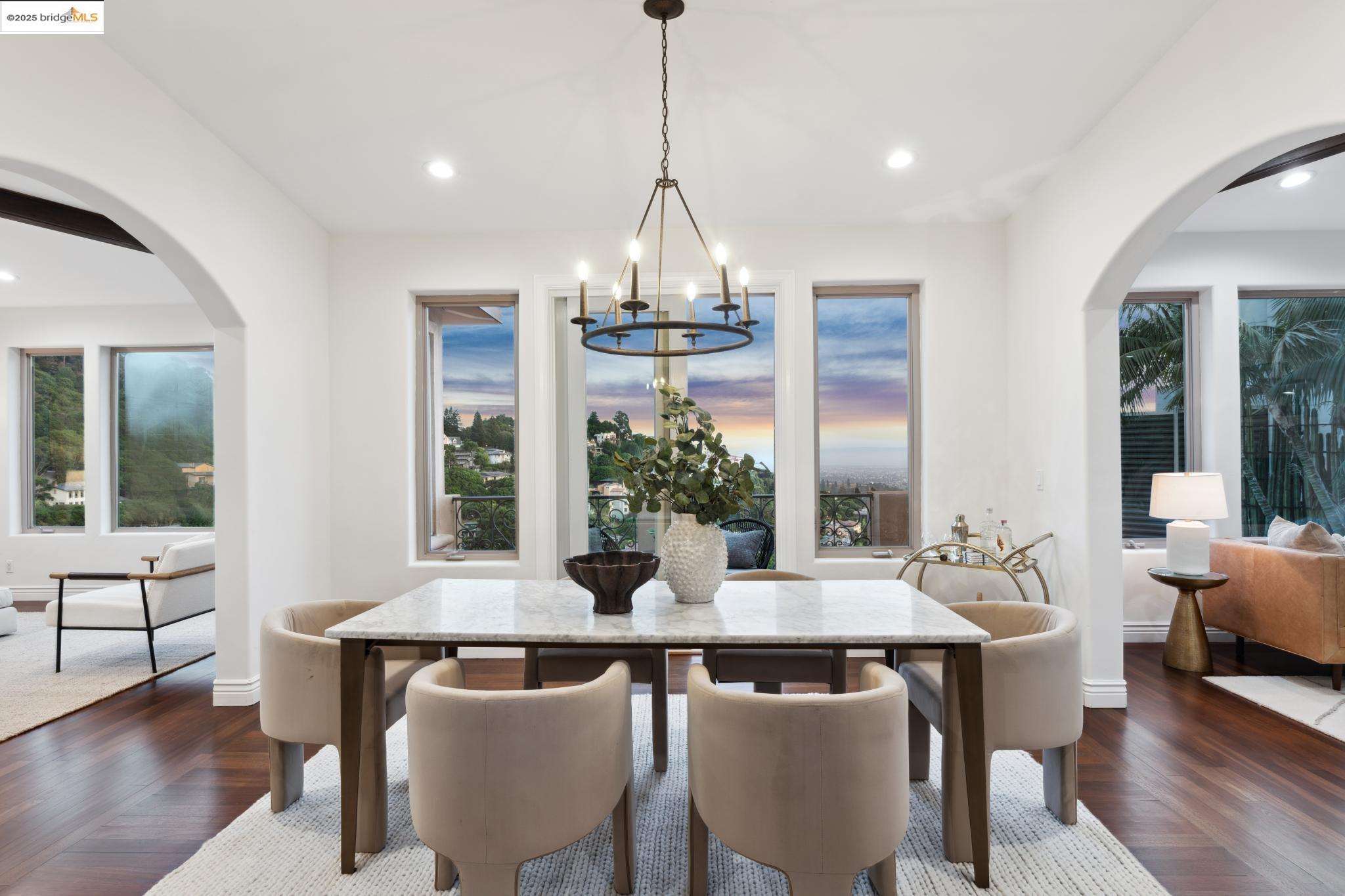 Detail Gallery Image 15 of 60 For 530 Gravatt Dr, Berkeley,  CA 94705 - 4 Beds | 3/1 Baths